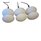 Ensemble de 3 suspensions en verre opale à forme organique des années 1960.