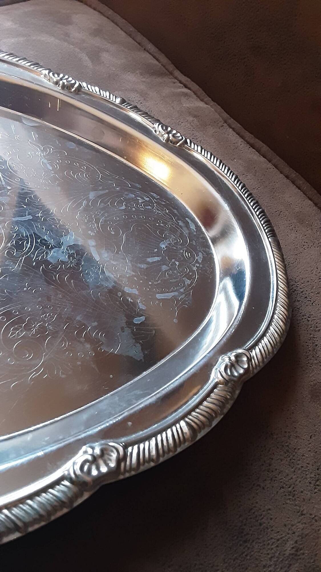 Oval metal plate