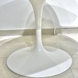 Knoll Tulip Table 137 cm in marble