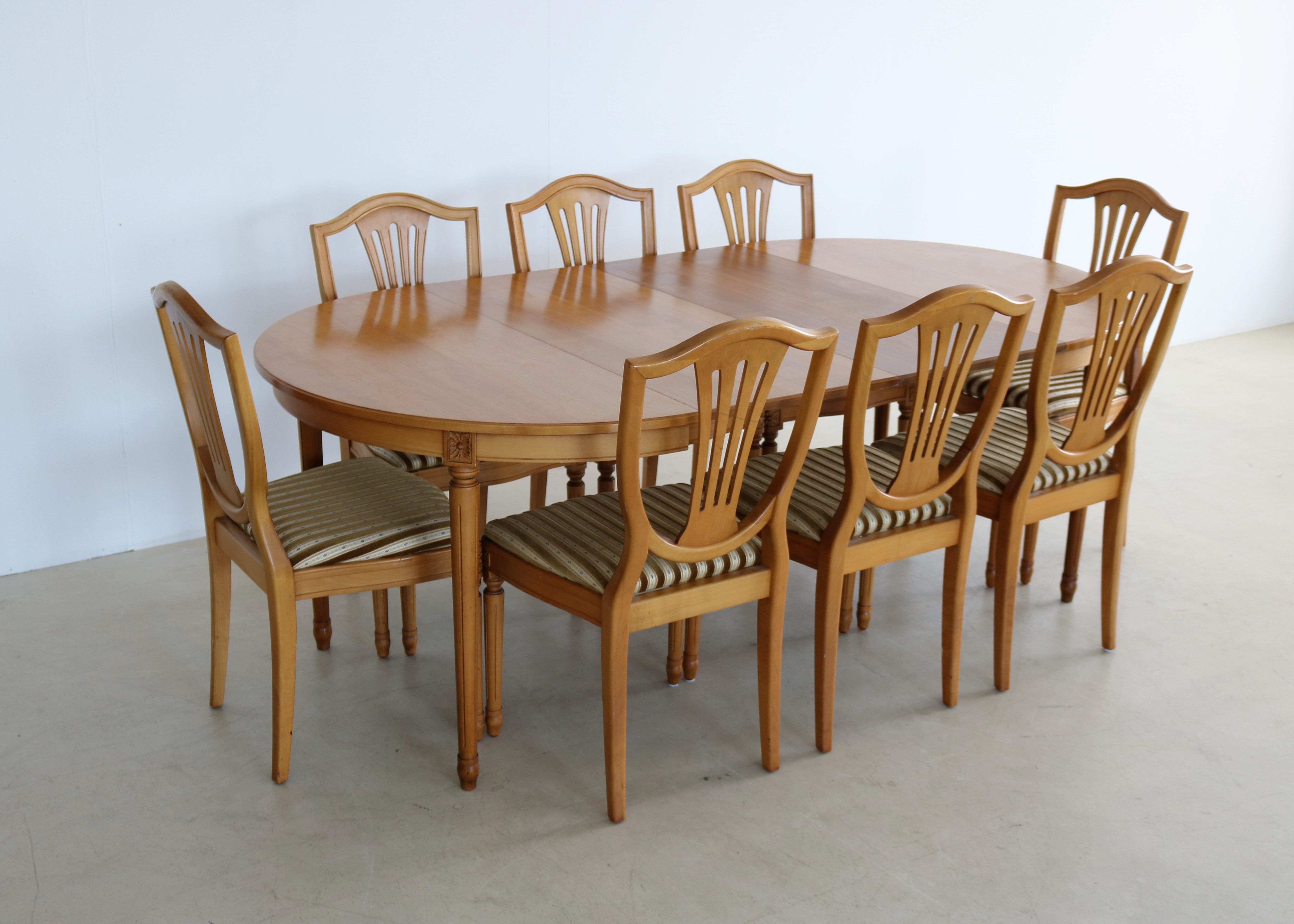 Set of 8 vintage dining chairs
