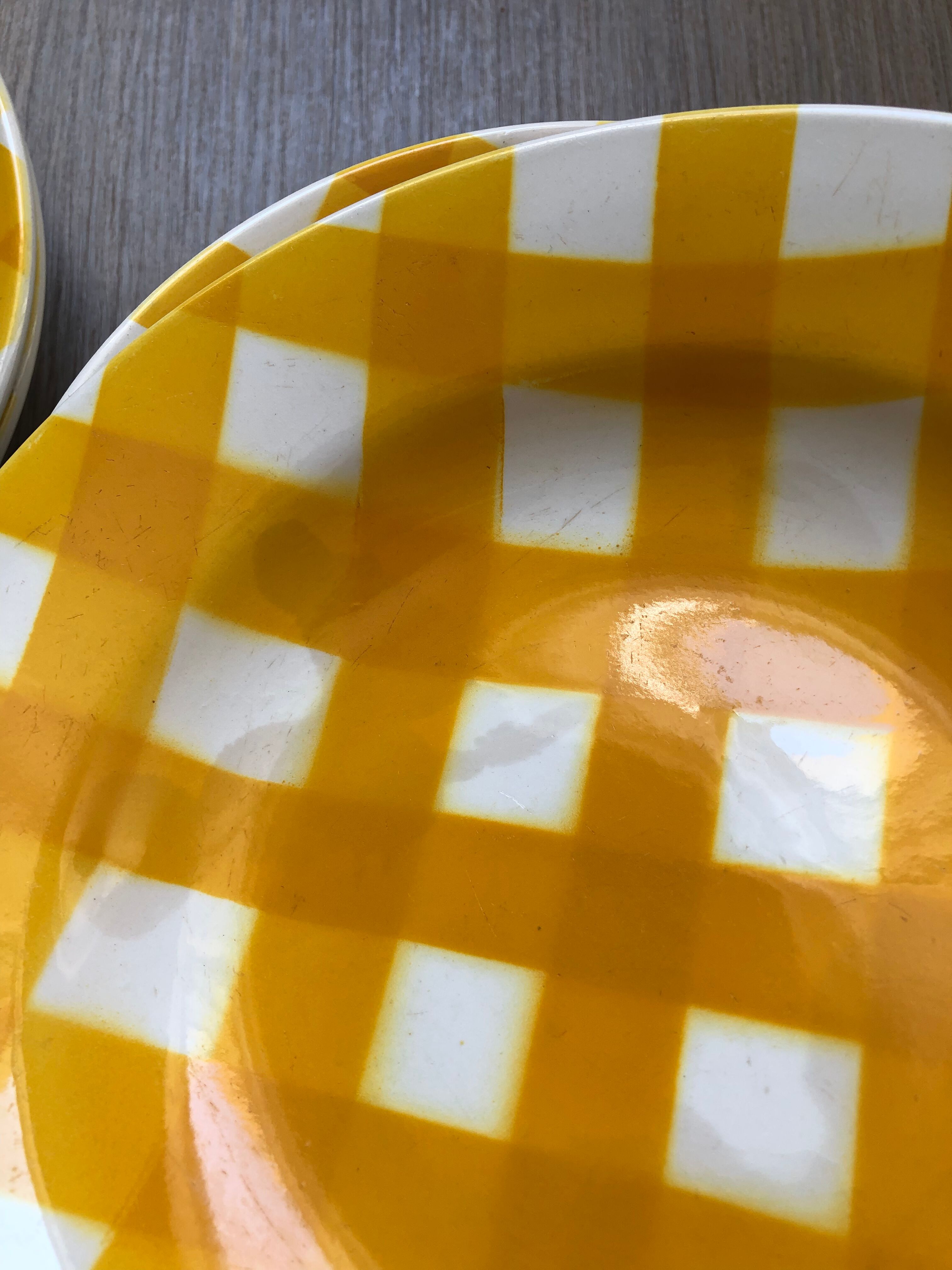 Hollow plates Sarreguemines yellow tiles