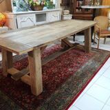 Farm table