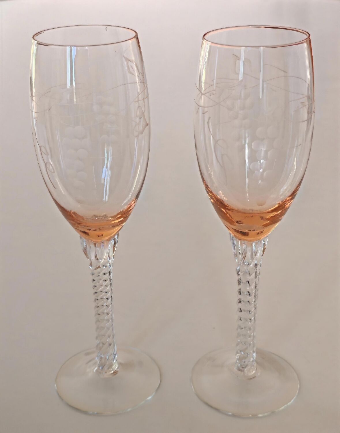 2 champagne flutes