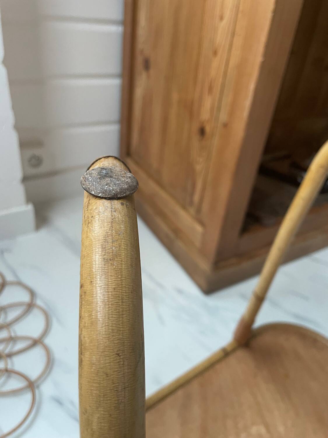 Small banbou tripod table from the 70s