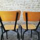 Chaises d'écolier vintage