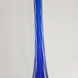 Soliflore in twisted blue glass