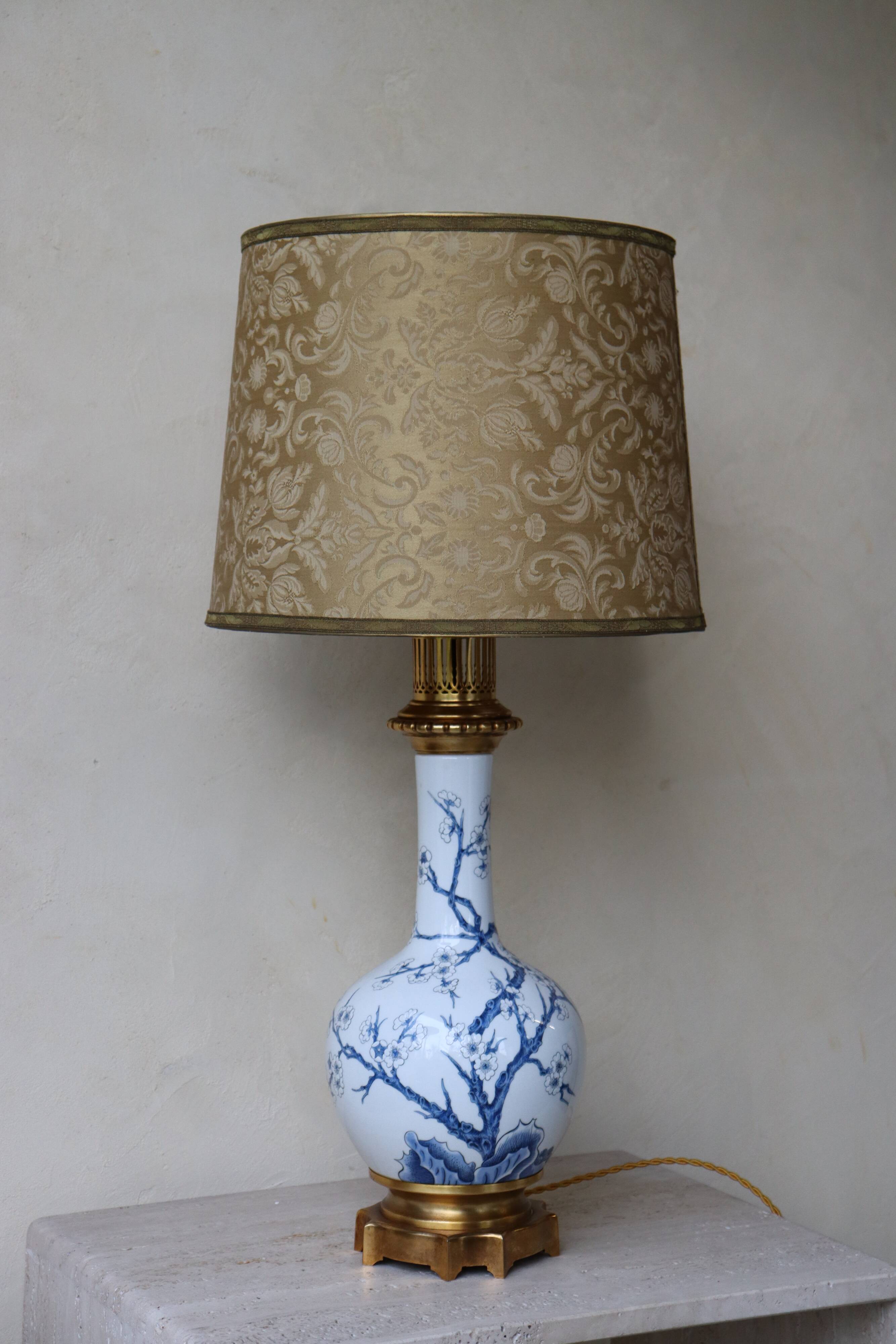 Hollywood regency Chinese porcelain from Paris table lamp