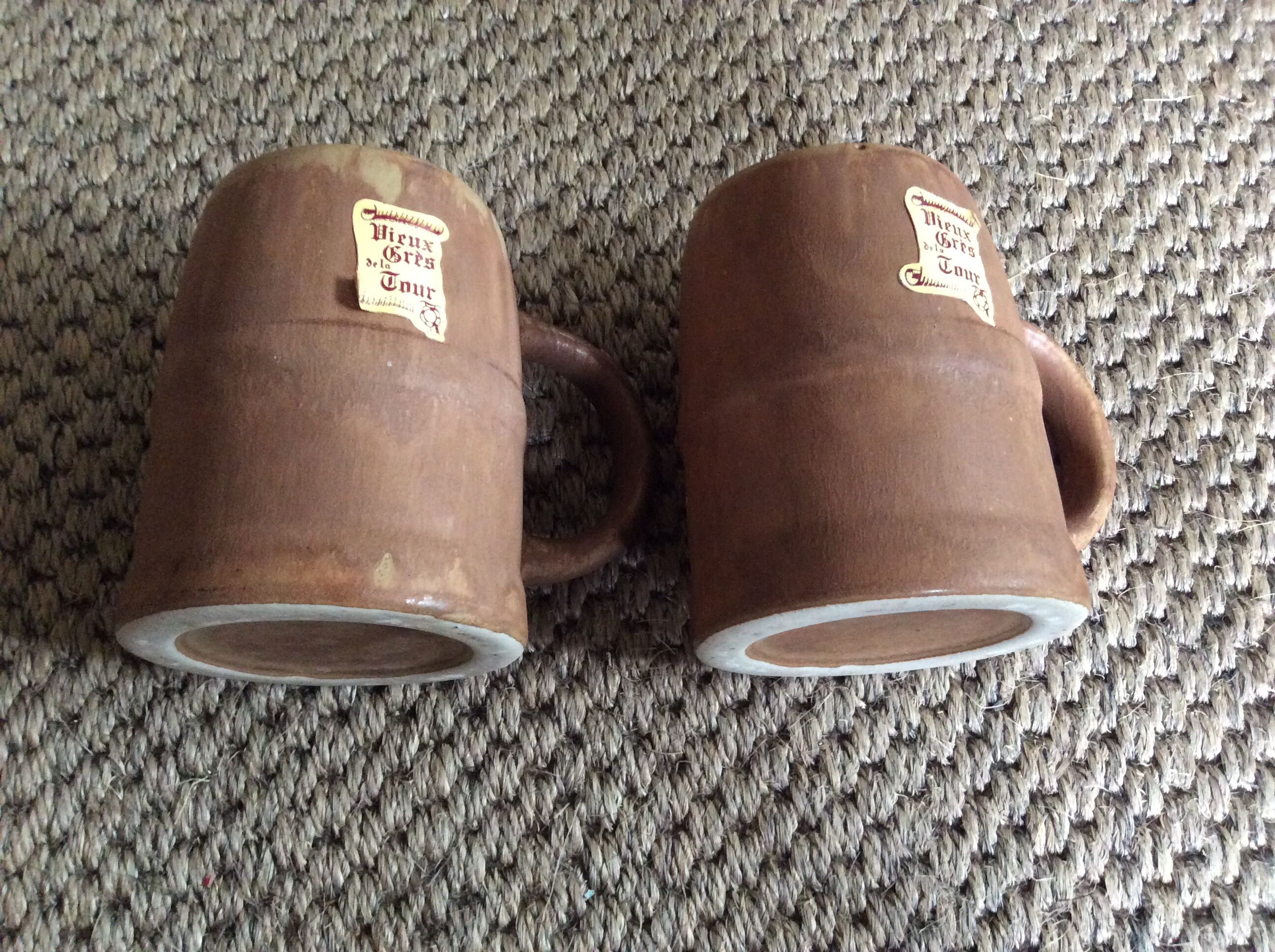 Series of 2 sandstone mugs
