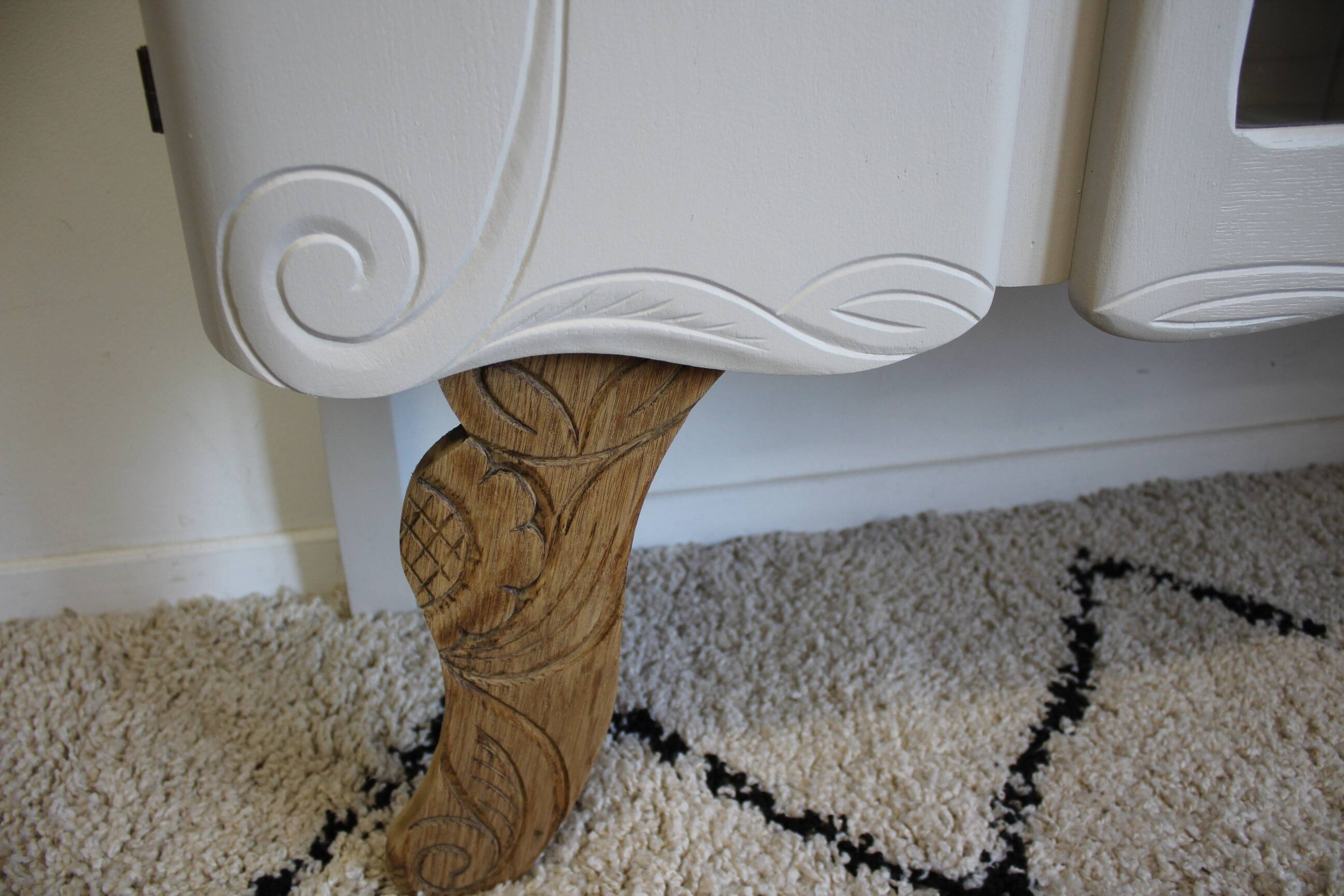 Beige Art Deco display cabinet