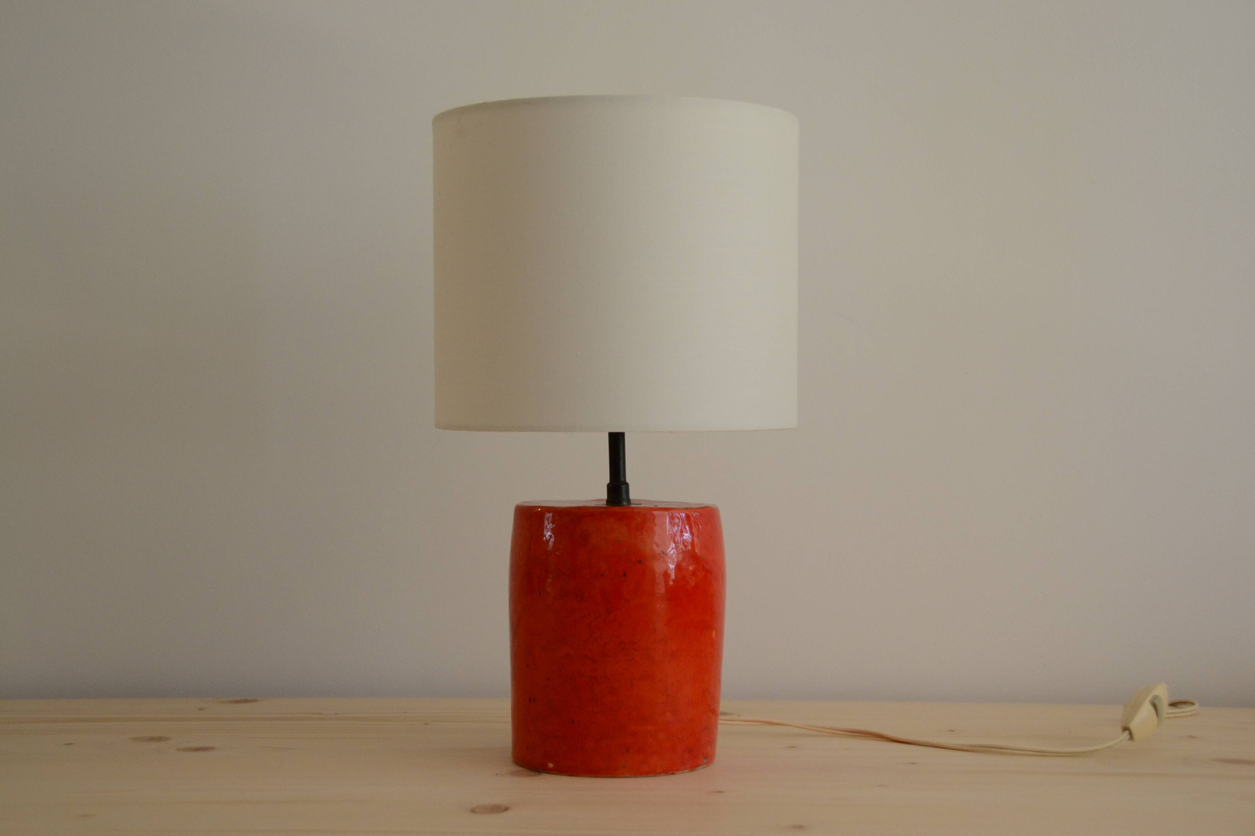 Red ceramic lamp