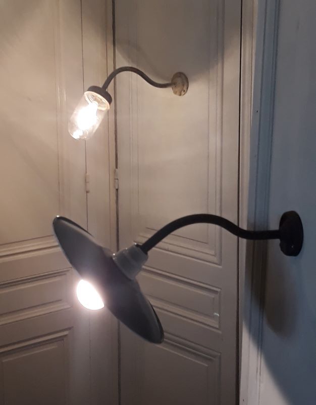 Industrial swan neck sconce