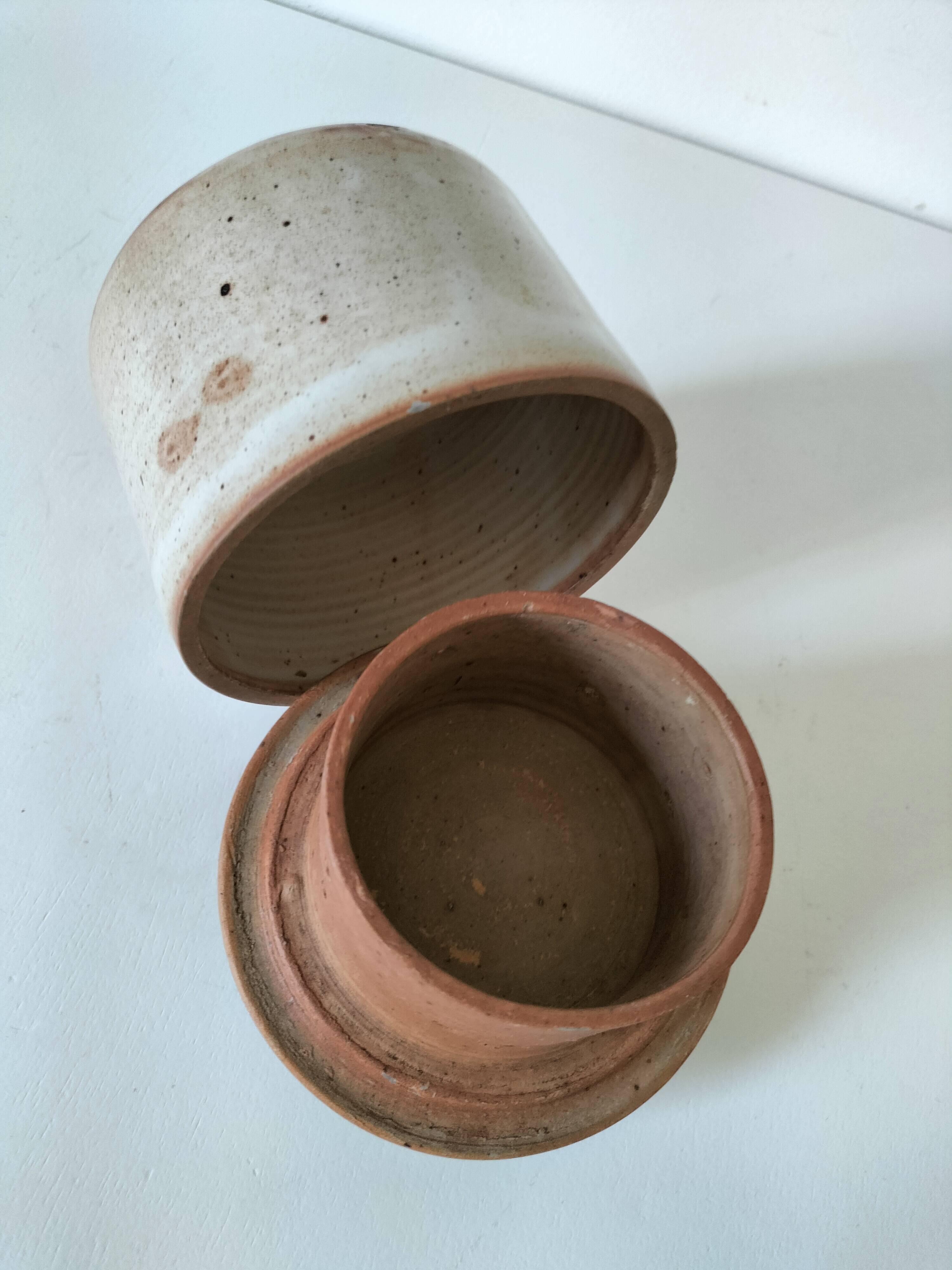 Beurrier à eau en grès artisanal