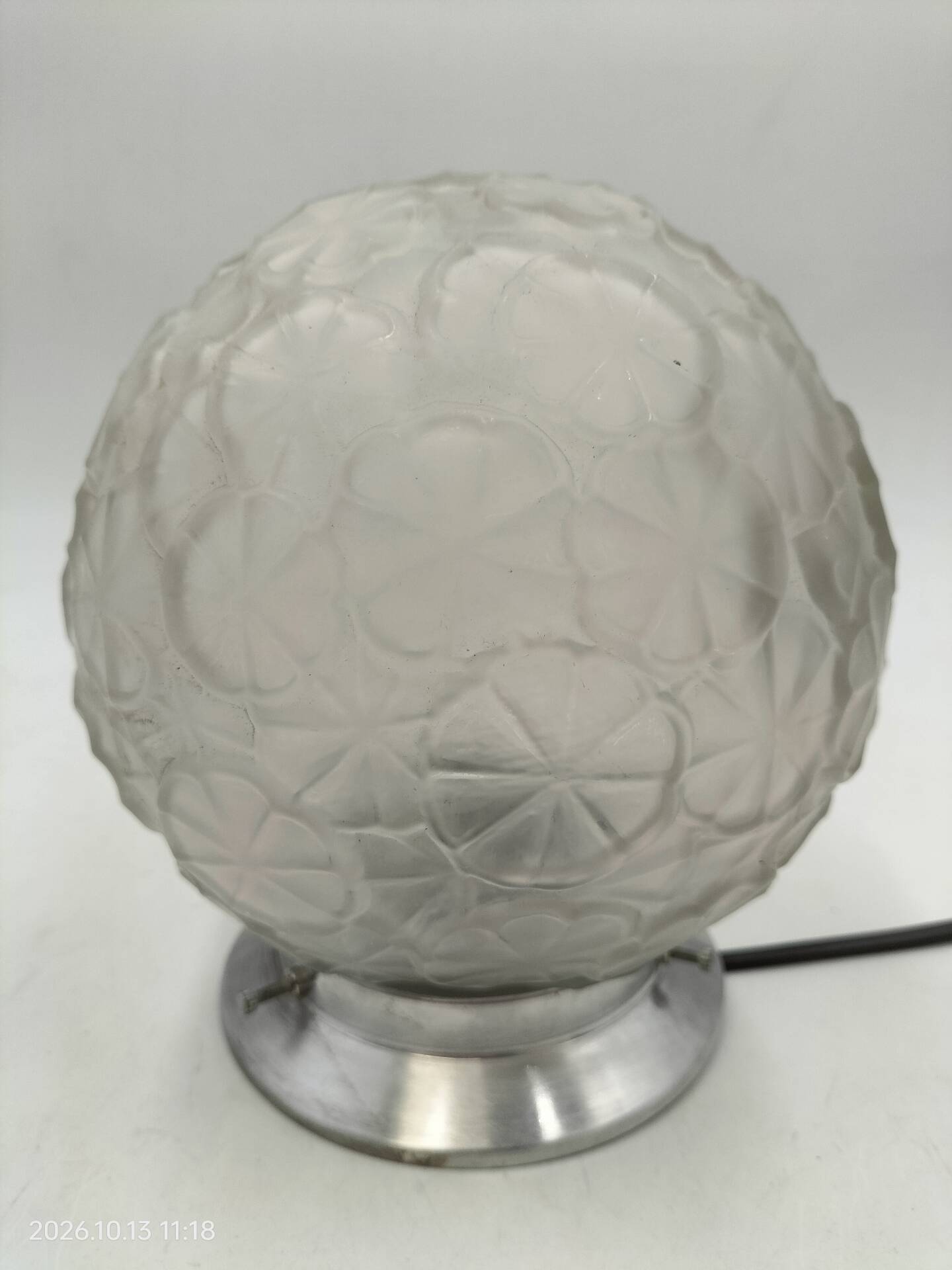 Ball ceiling light