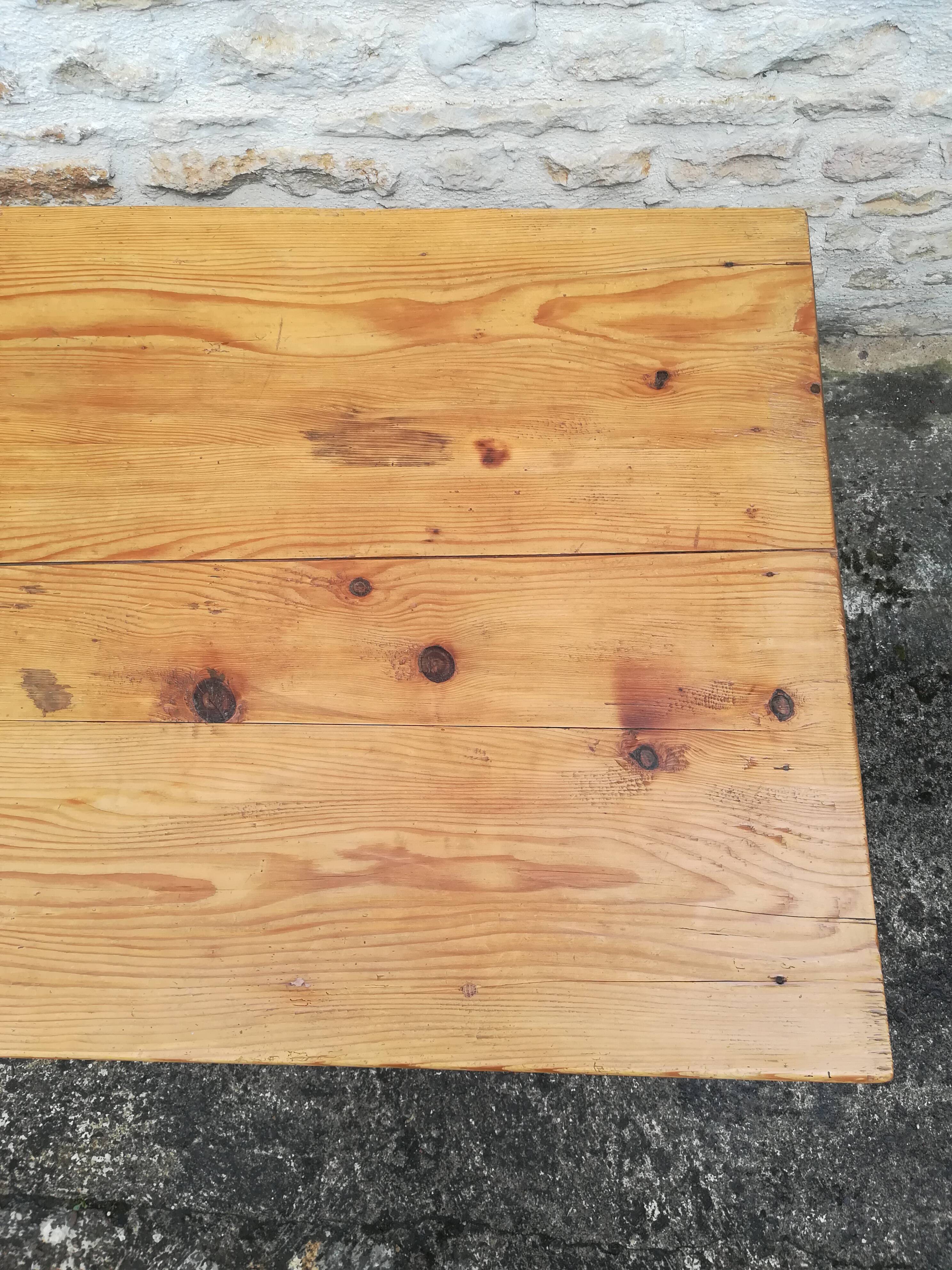 Farm table