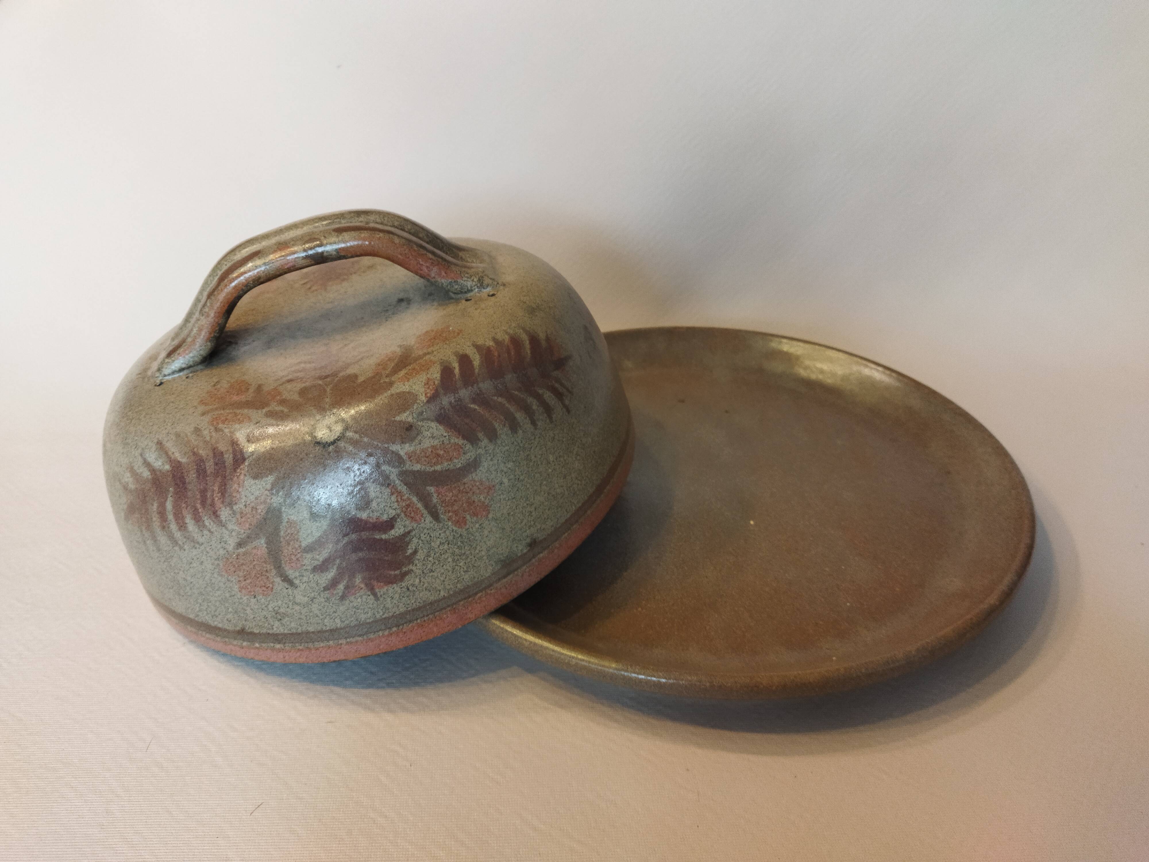 Keraluc Quimper sandstone cheese bell