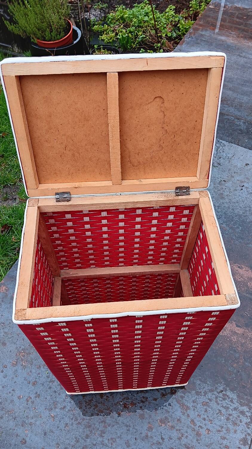Vintage storage chest or laundry basket