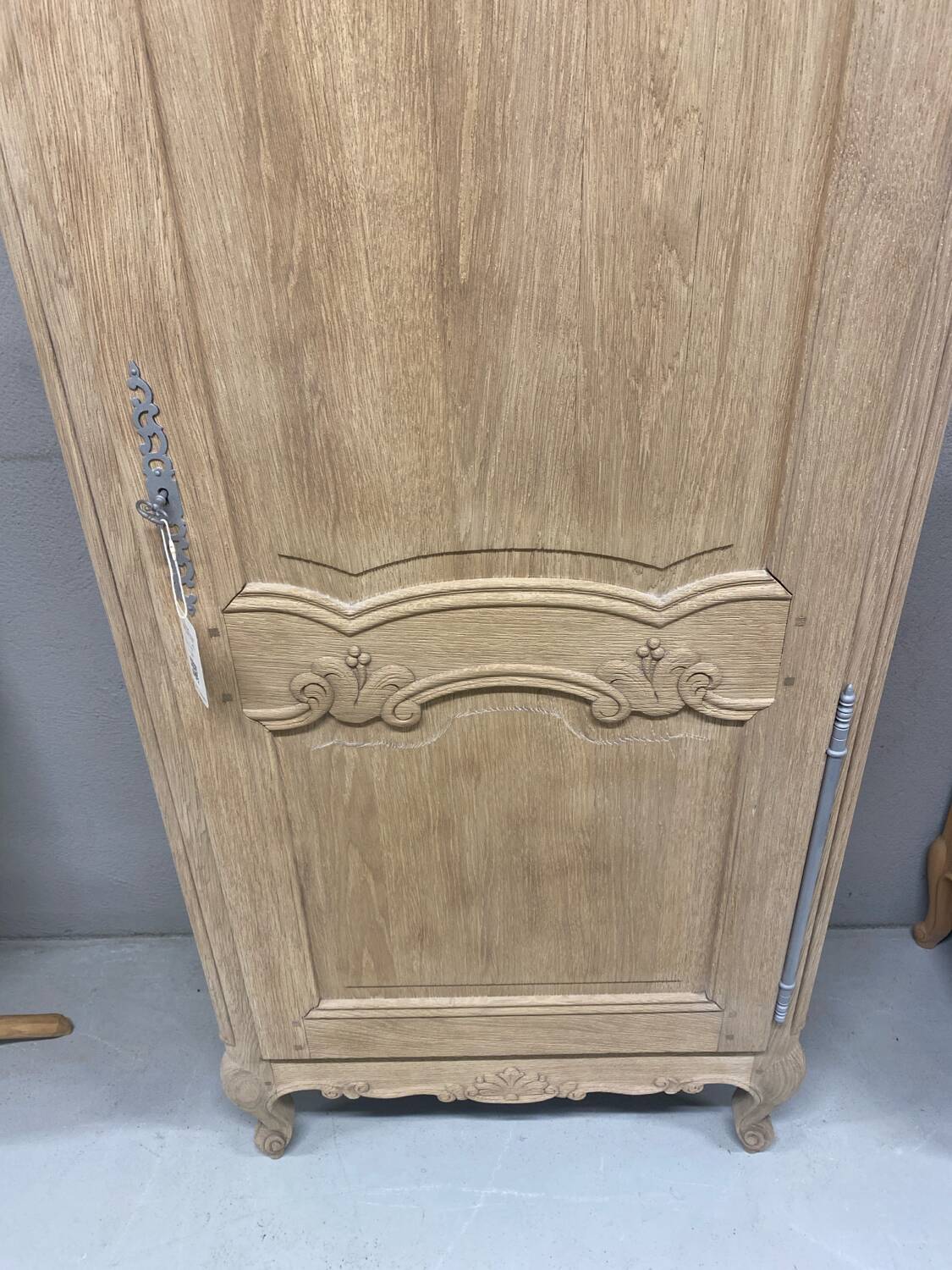 Louis XV bonnetiere in raw wood