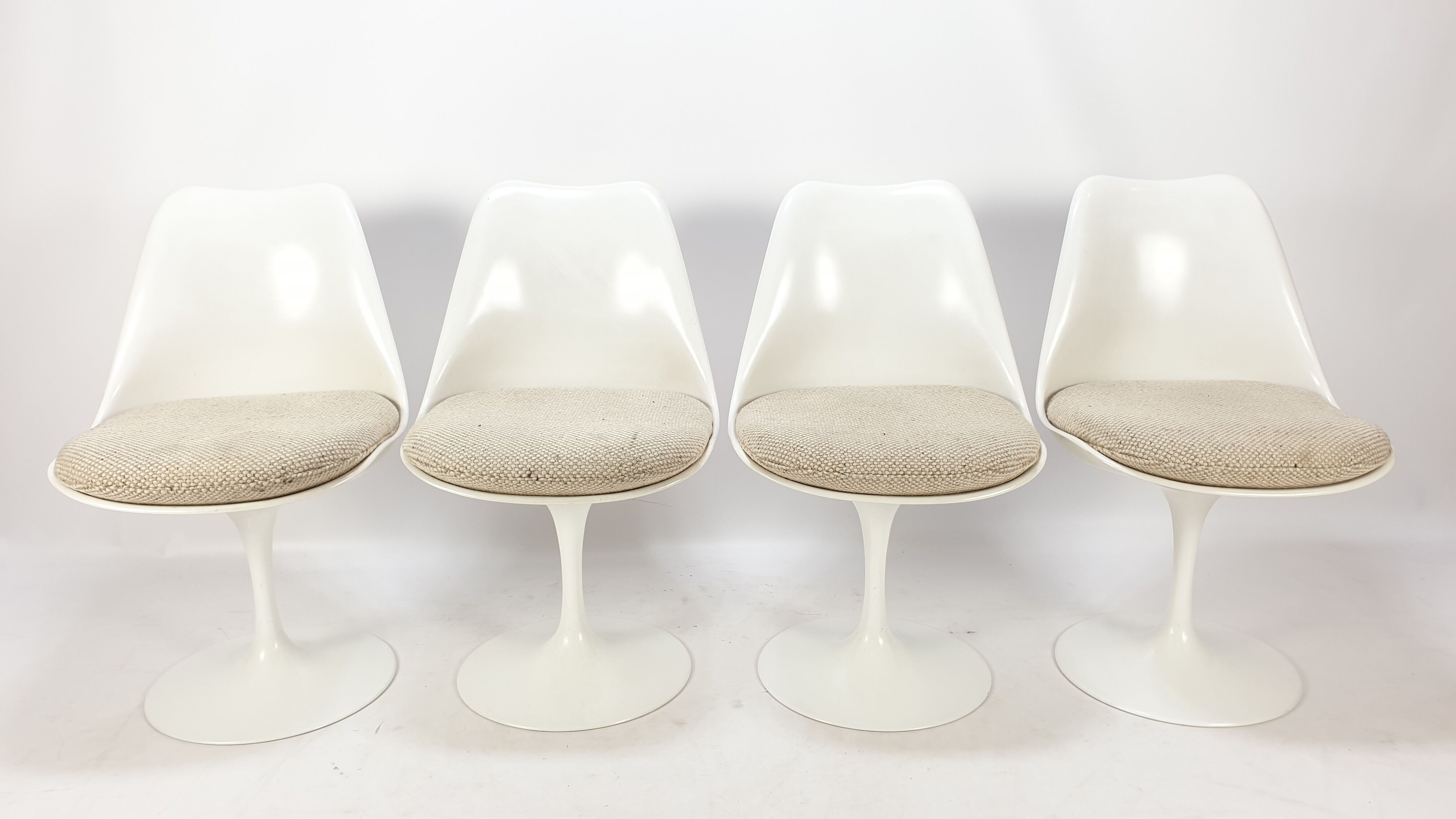 Tulip dining set by Eero Saarinen for Knoll, 1960