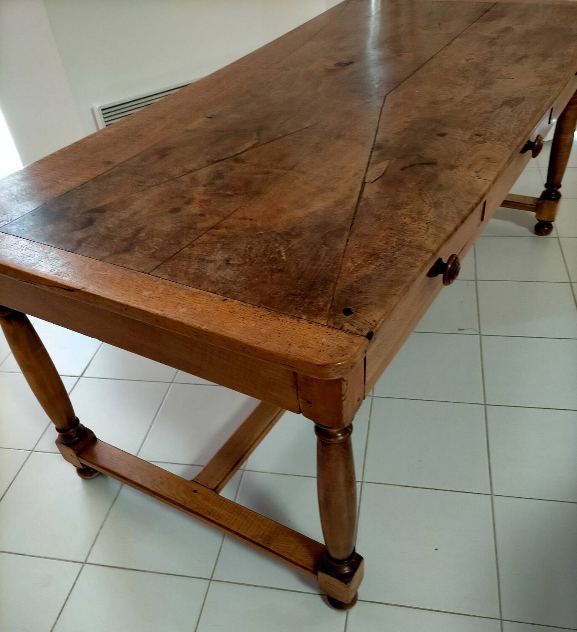 Farm table
