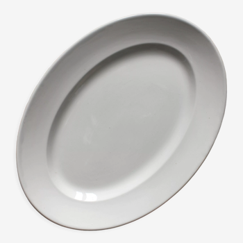 Plat oval blanc en terre de fer Digoin et Sarreguemines