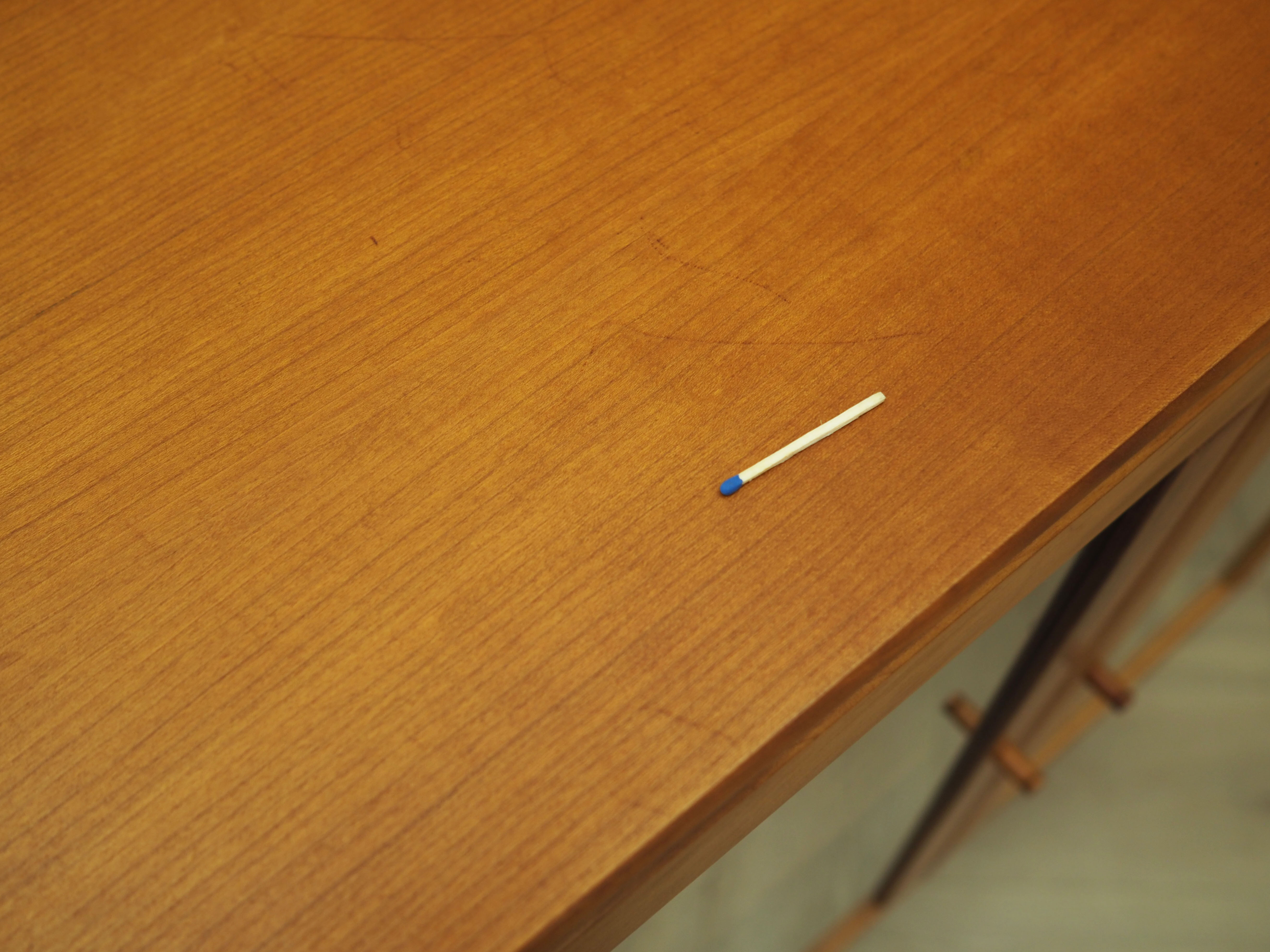 Vitrine en acajou, design danois, années 1970, Danemark