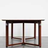 Beautiful and extendable Art Deco design dining table for 6 to 8 people