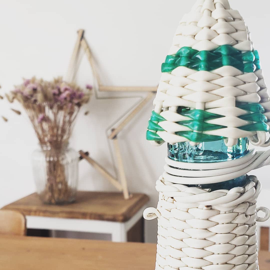 Scoubidou bottle with cap