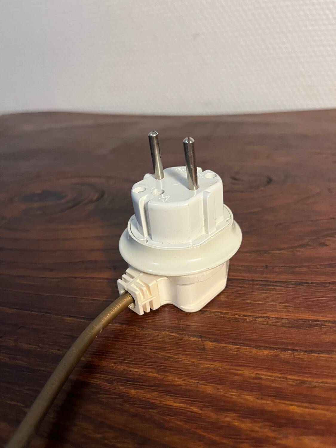 English turned wood twist lamp base from the 60s