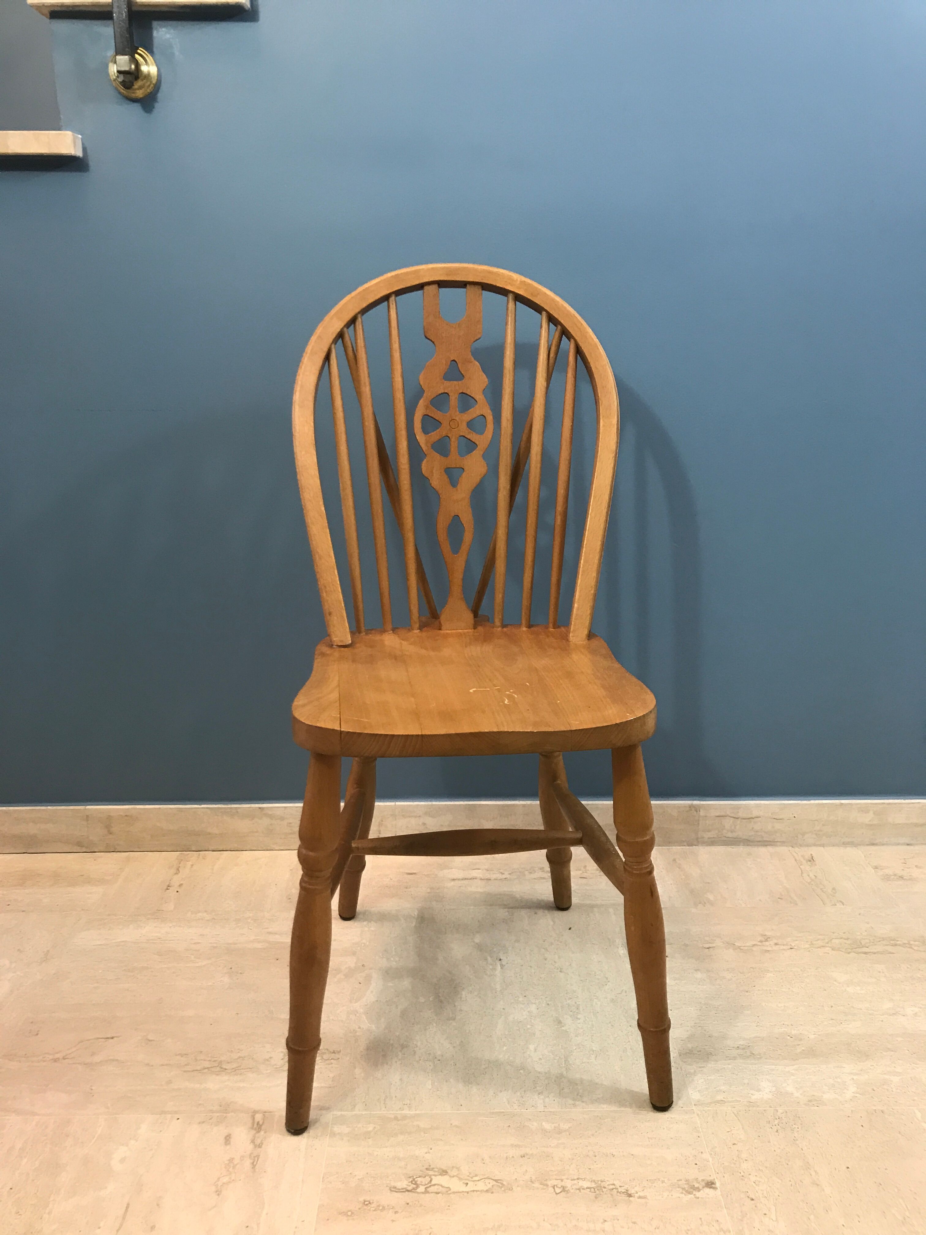 Chair Windsor Wheelback vintage solid wood