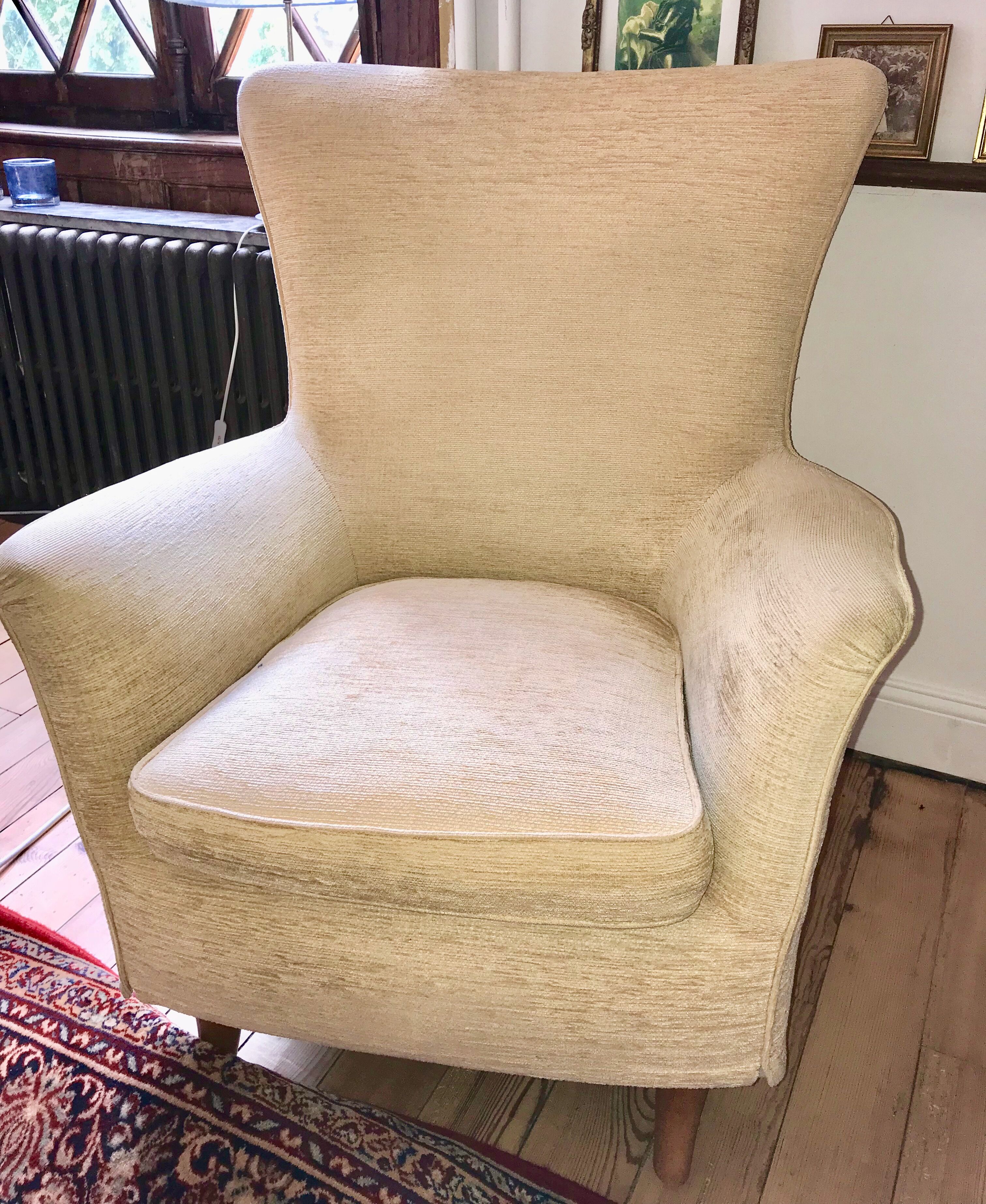 Pair of armchairs