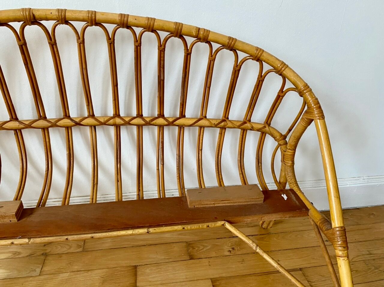 Head and footboard rattan basket