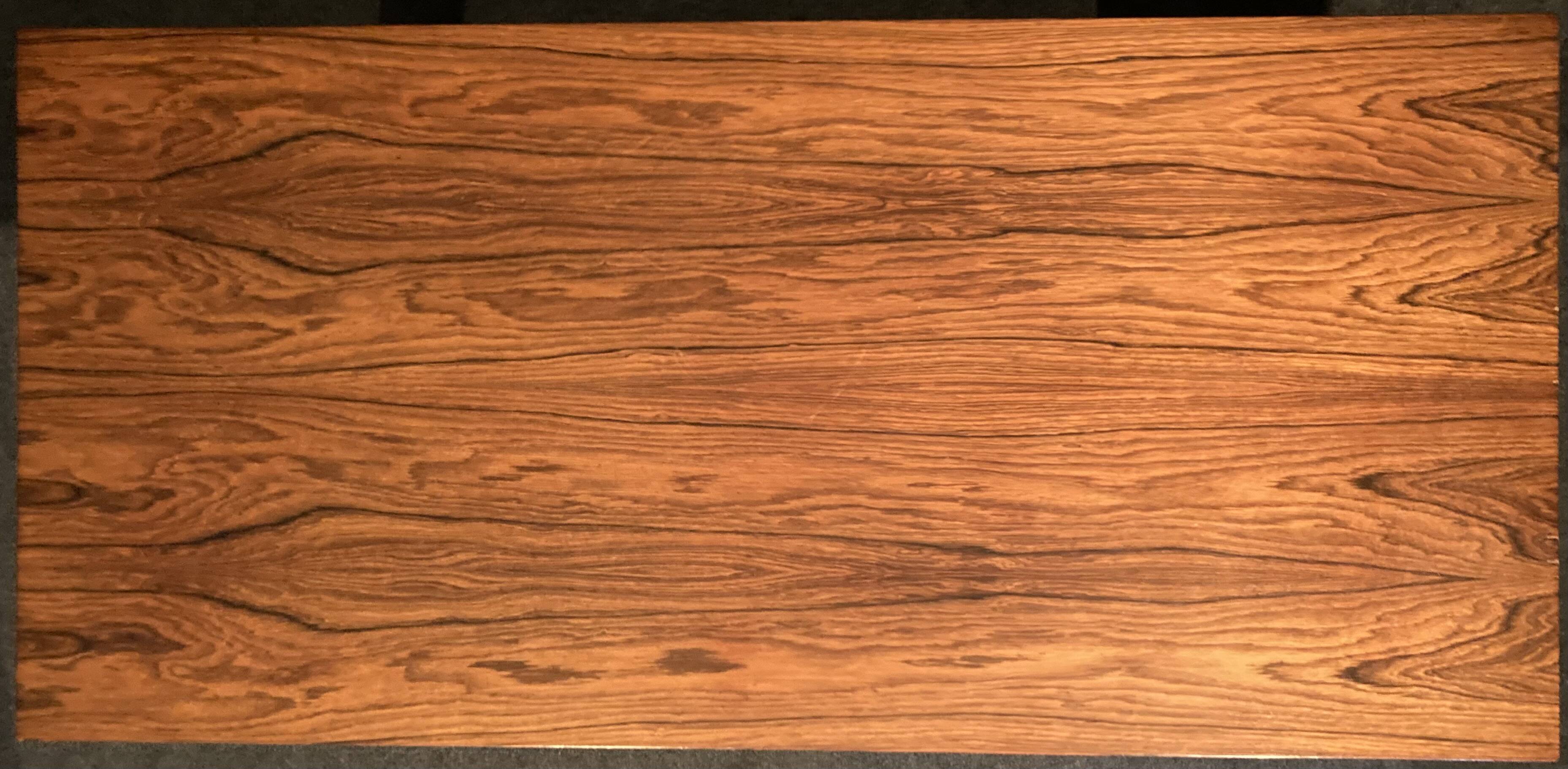 Table made of rosewood