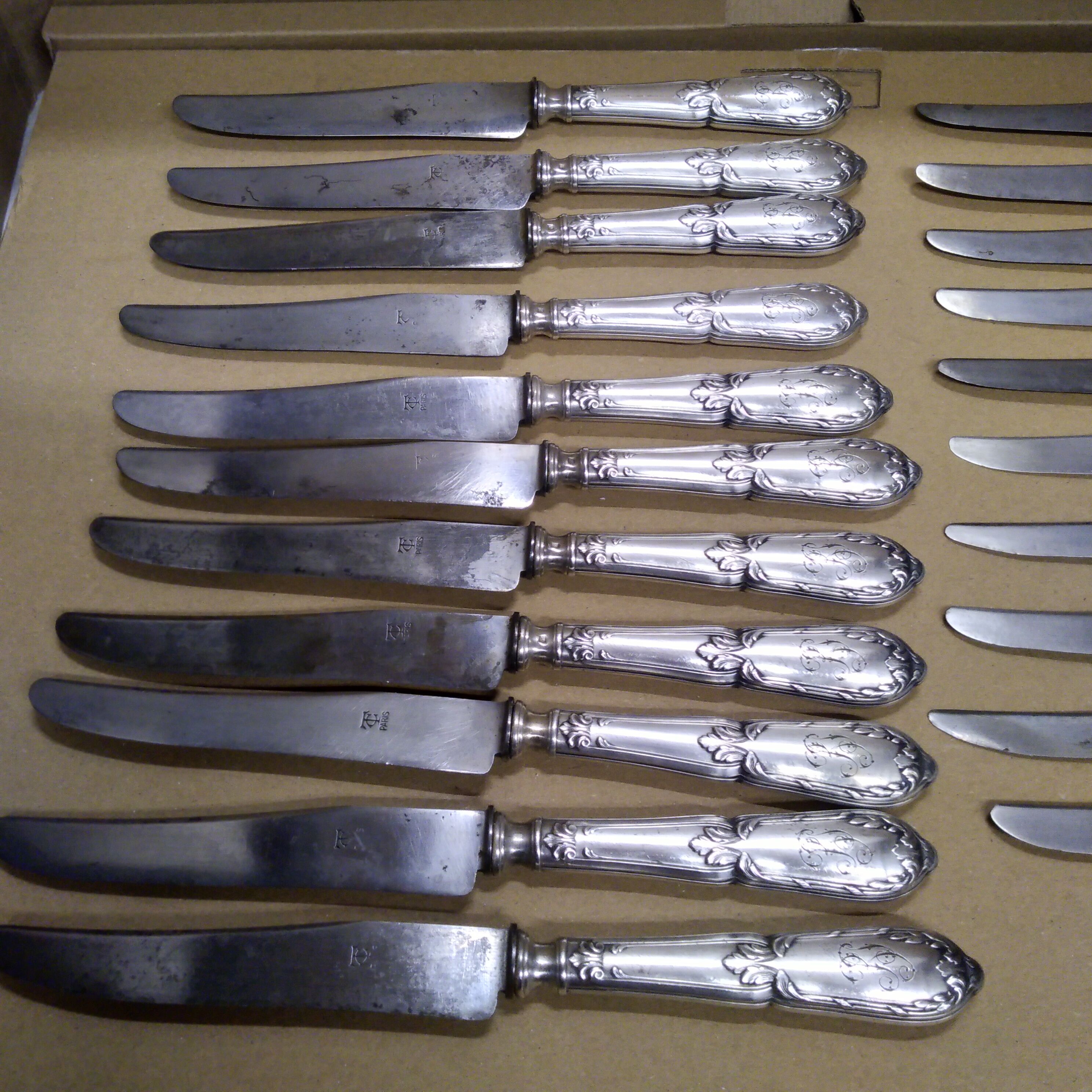 Table knife service and dessert knives