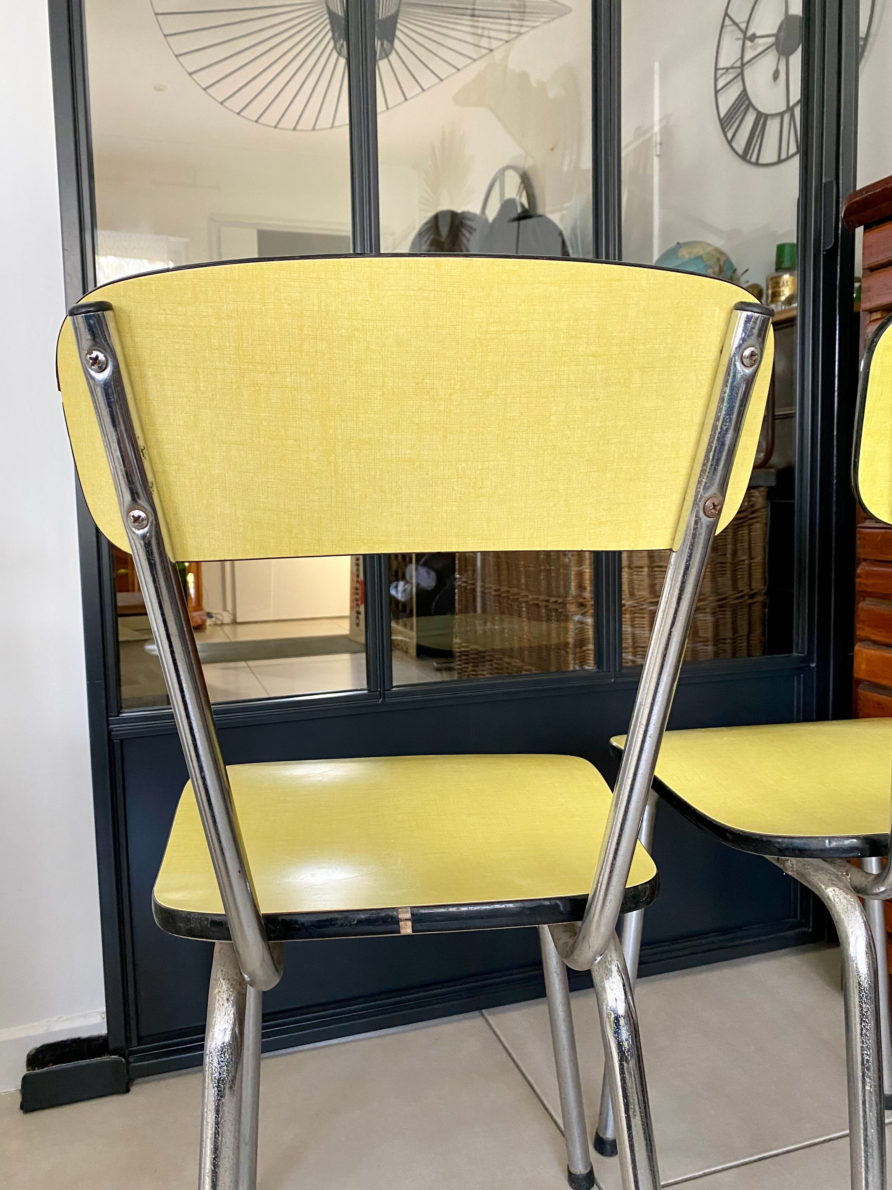 Paire de chaises formica jaune