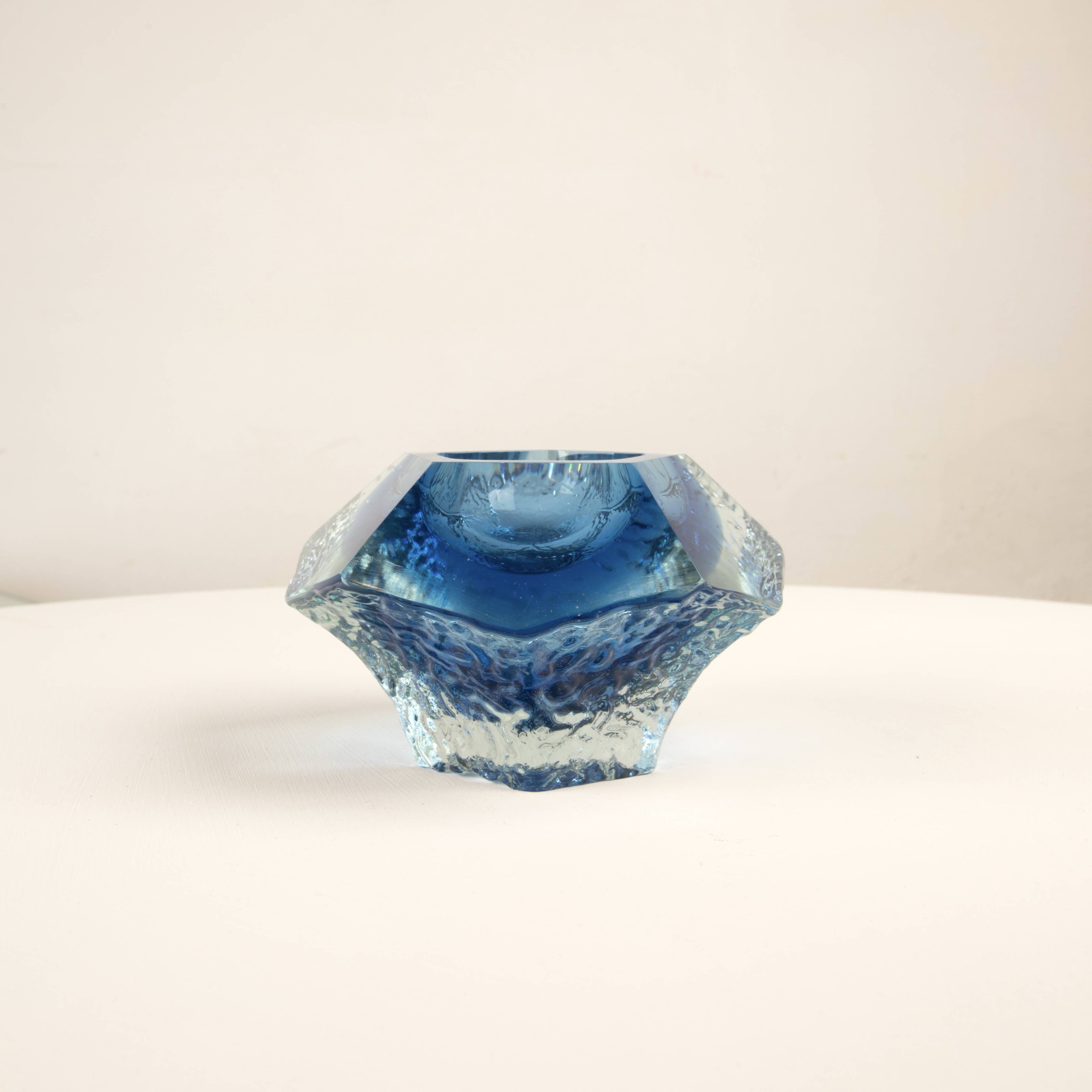 Sculptural submerged glass ashtray by Gianfranco Mandruzzato Murano