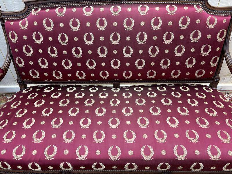 Banquette de style Louis XVI tissu bordeaux