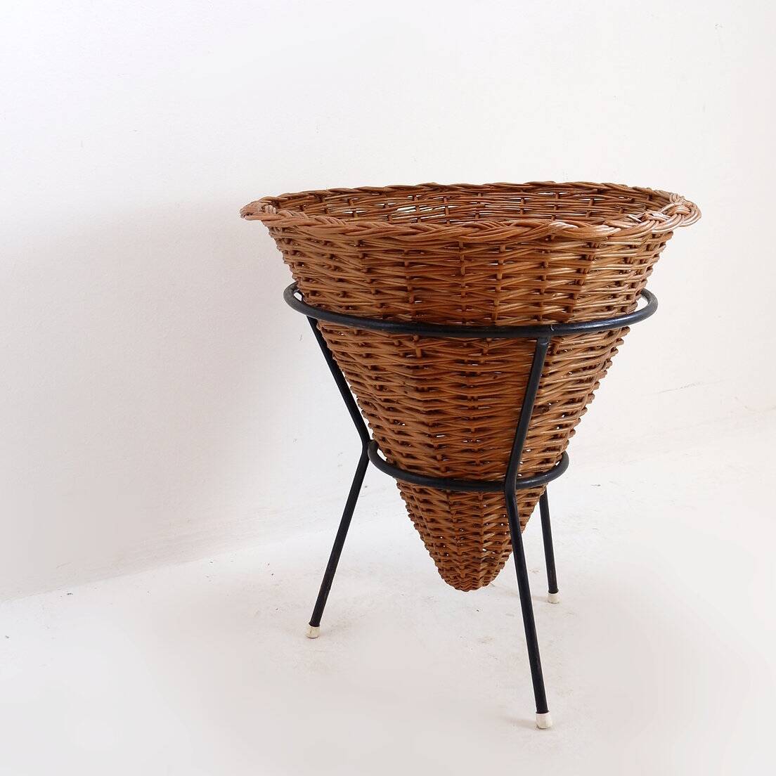 Panier en métal et osier, 1960