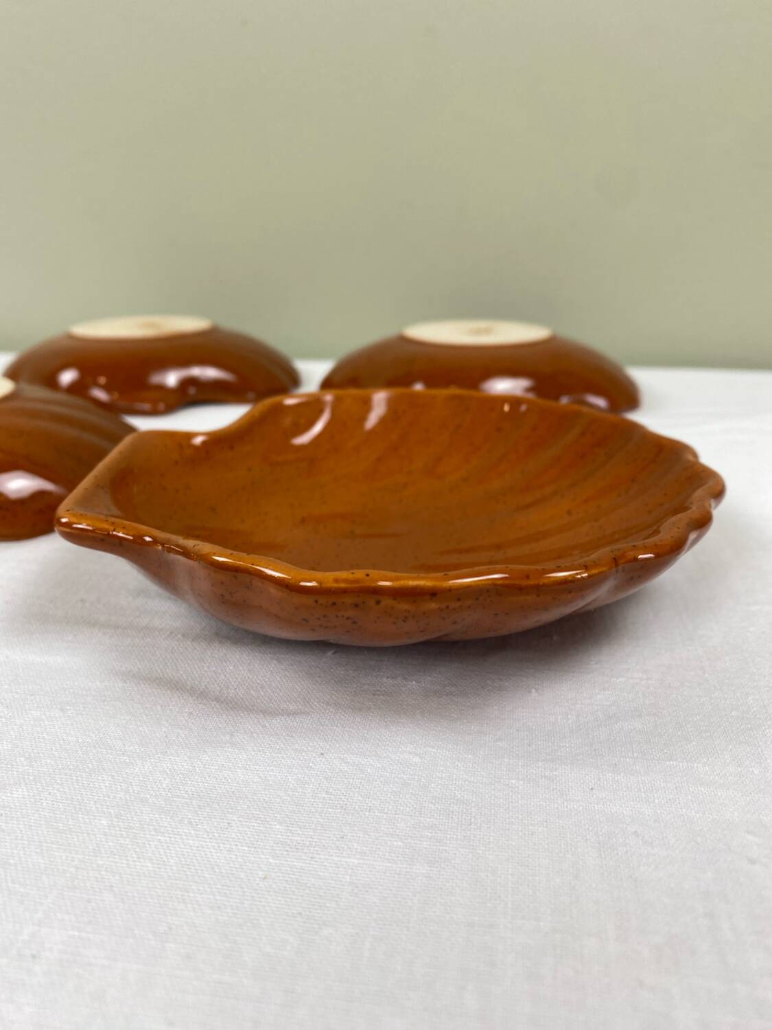 4 Émile Henry bowls
