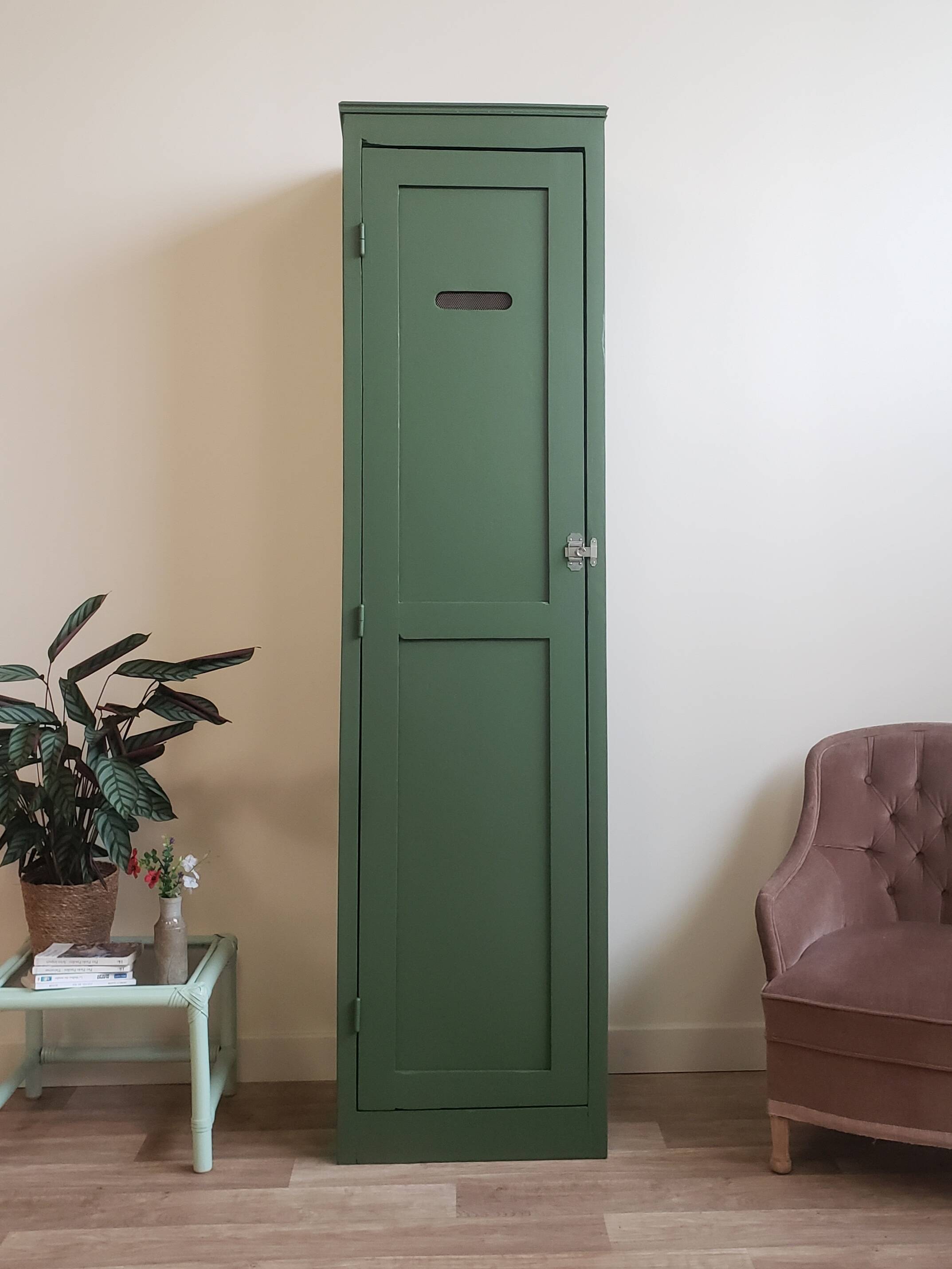 Armoire vestiaire vintage