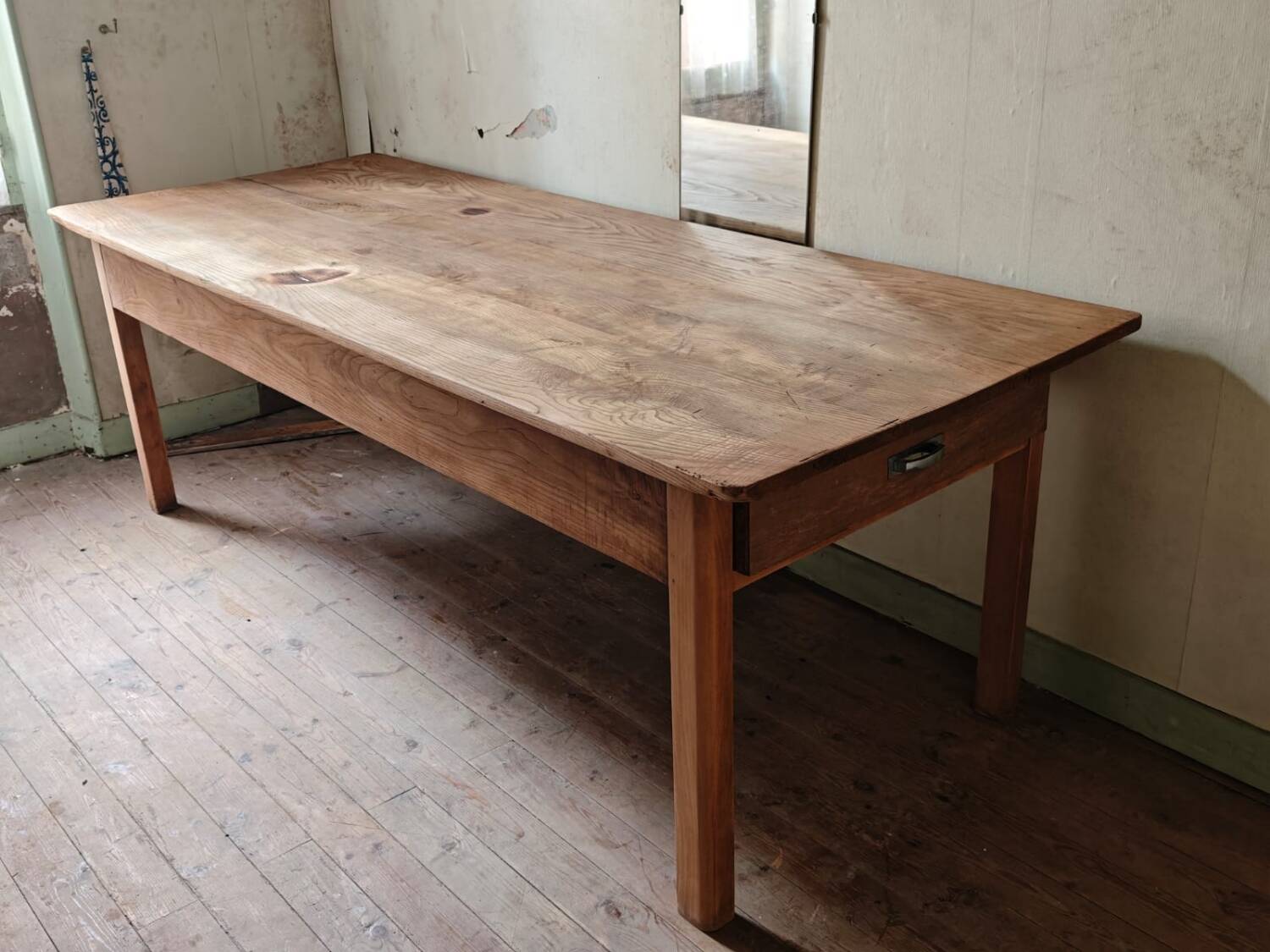 Farmhouse table