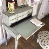 Desk happiness of the day 19th century