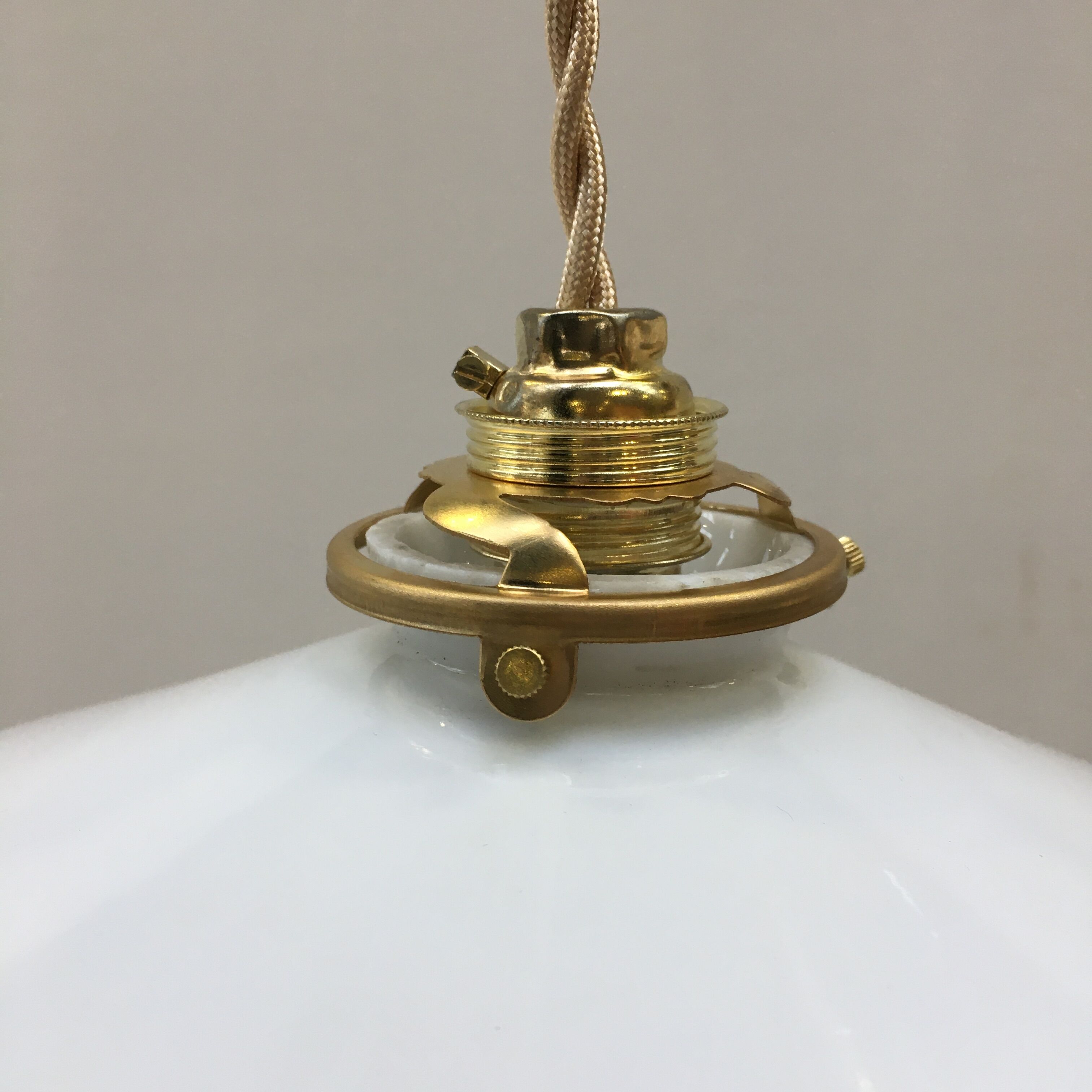 Suspension en opaline blanche