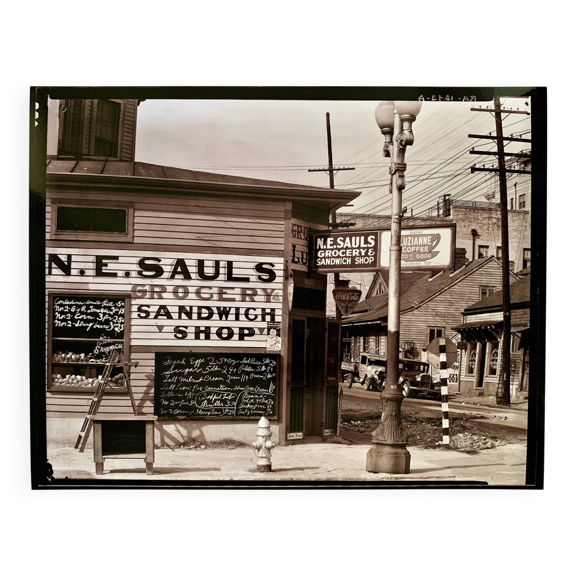 📸 Original photograph – Walker Evans, 1936 Sandwich shop front