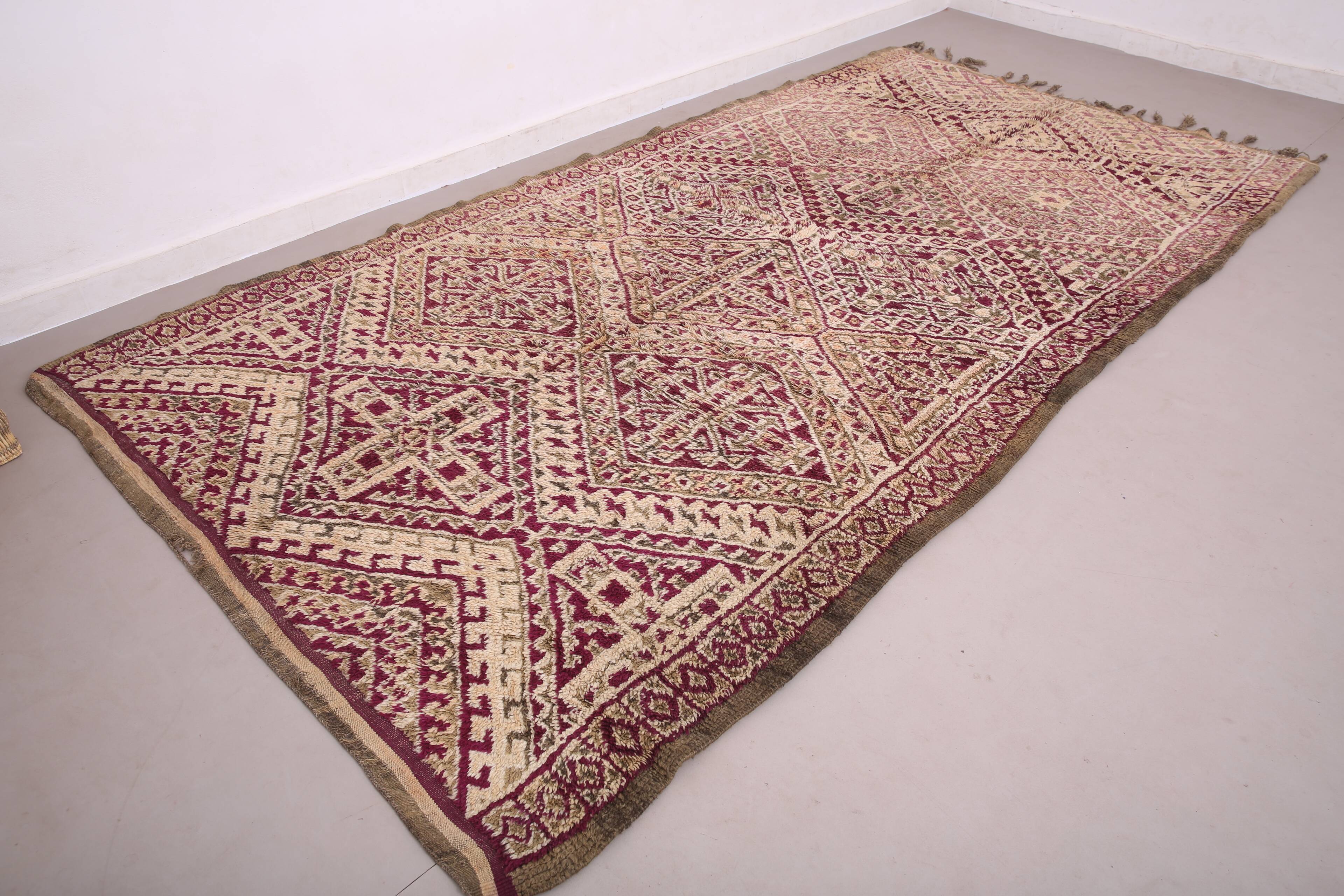 Purple Vintage Beni Mguild Rug 186 x 353 cm - Handmade Berber Wool Rug