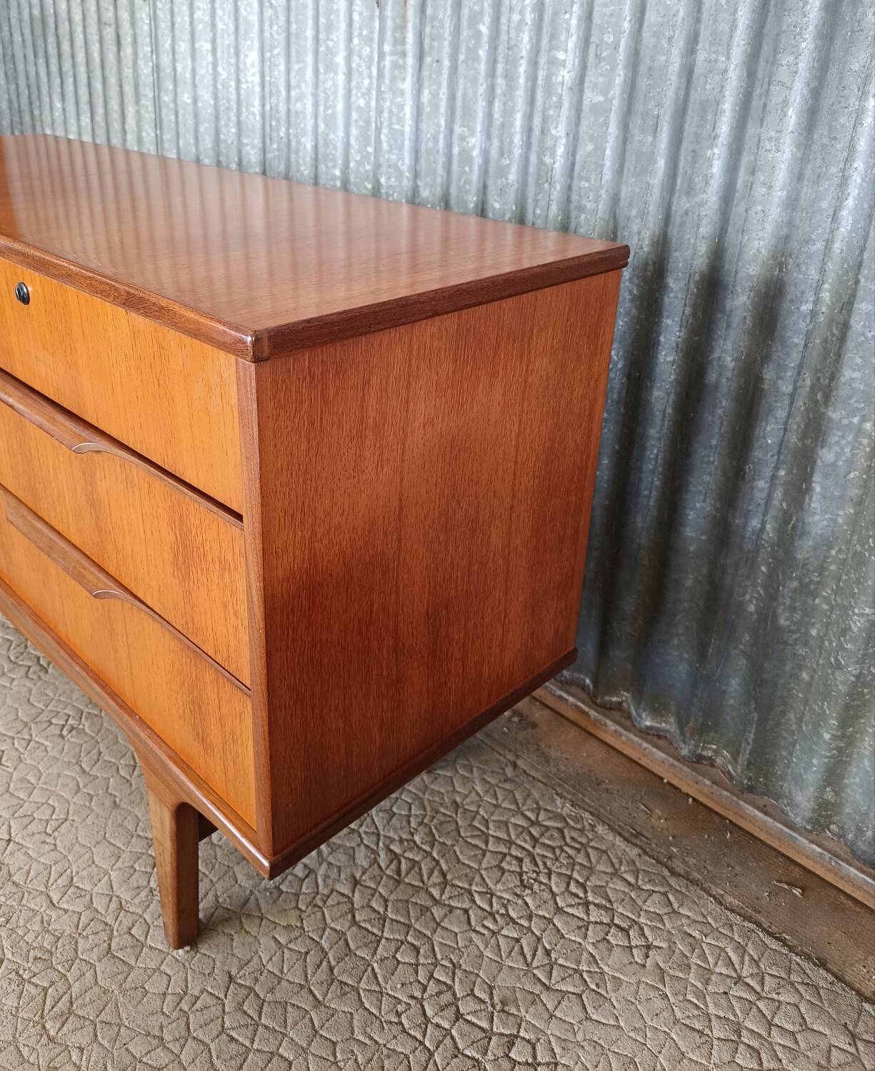 Scandinavian vintage chest of drawers / dressing table