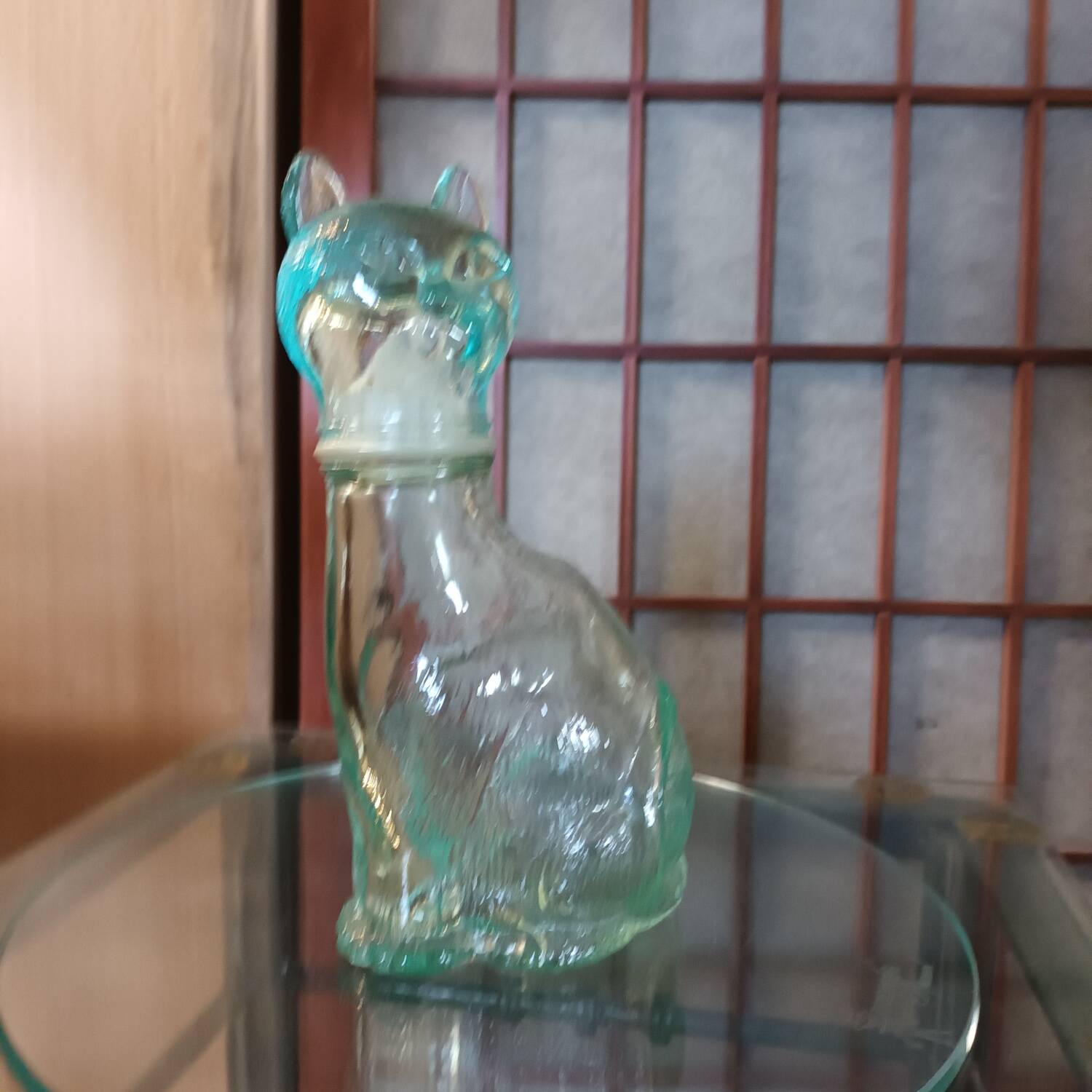 Cat-shaped glass bottle