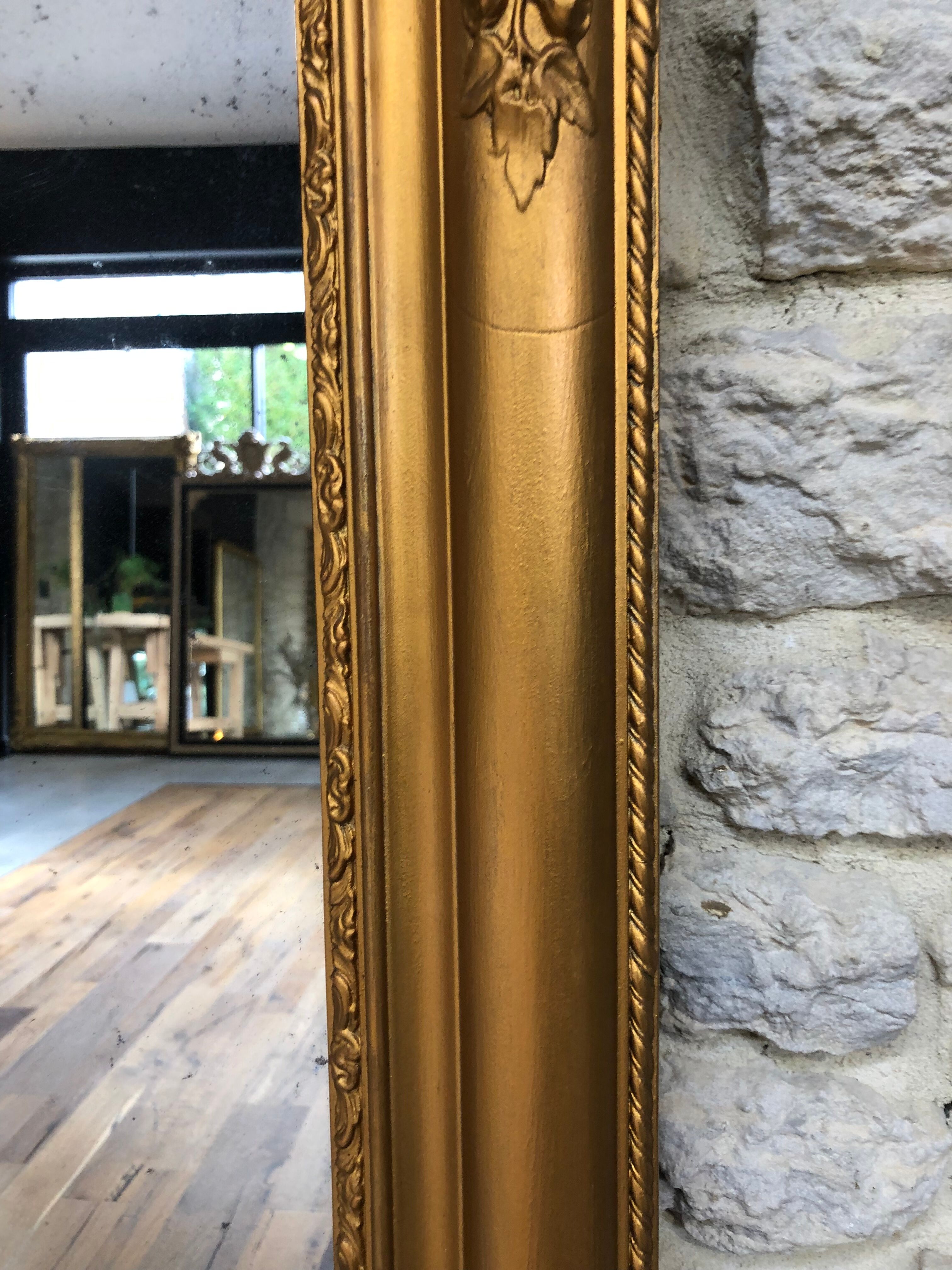 Miroir ancien à fronton 167,5cm/91cm, glace au mercure et piquée