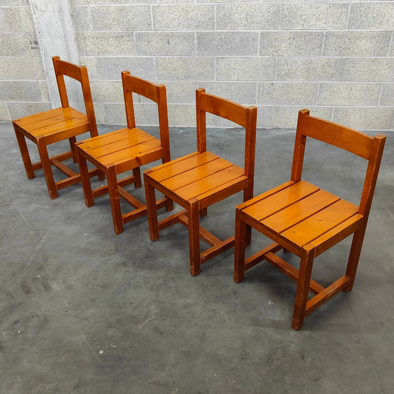 Set of 4 cubic chairs in blond pine year 60 by andré sornay