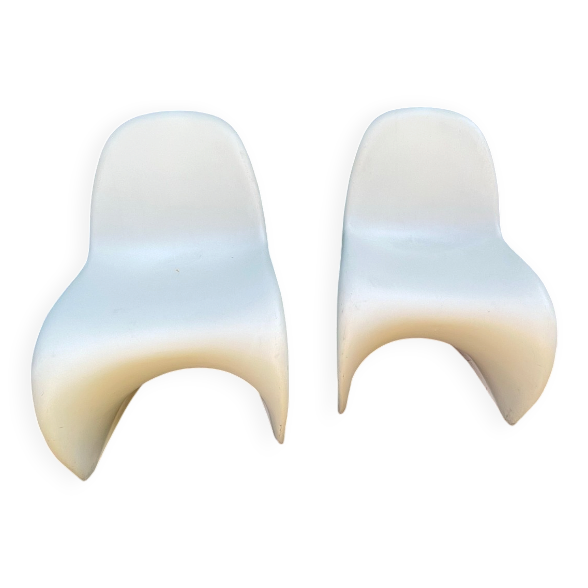 Authentic white Panton chairs by Vitra – Design by Verner Panton