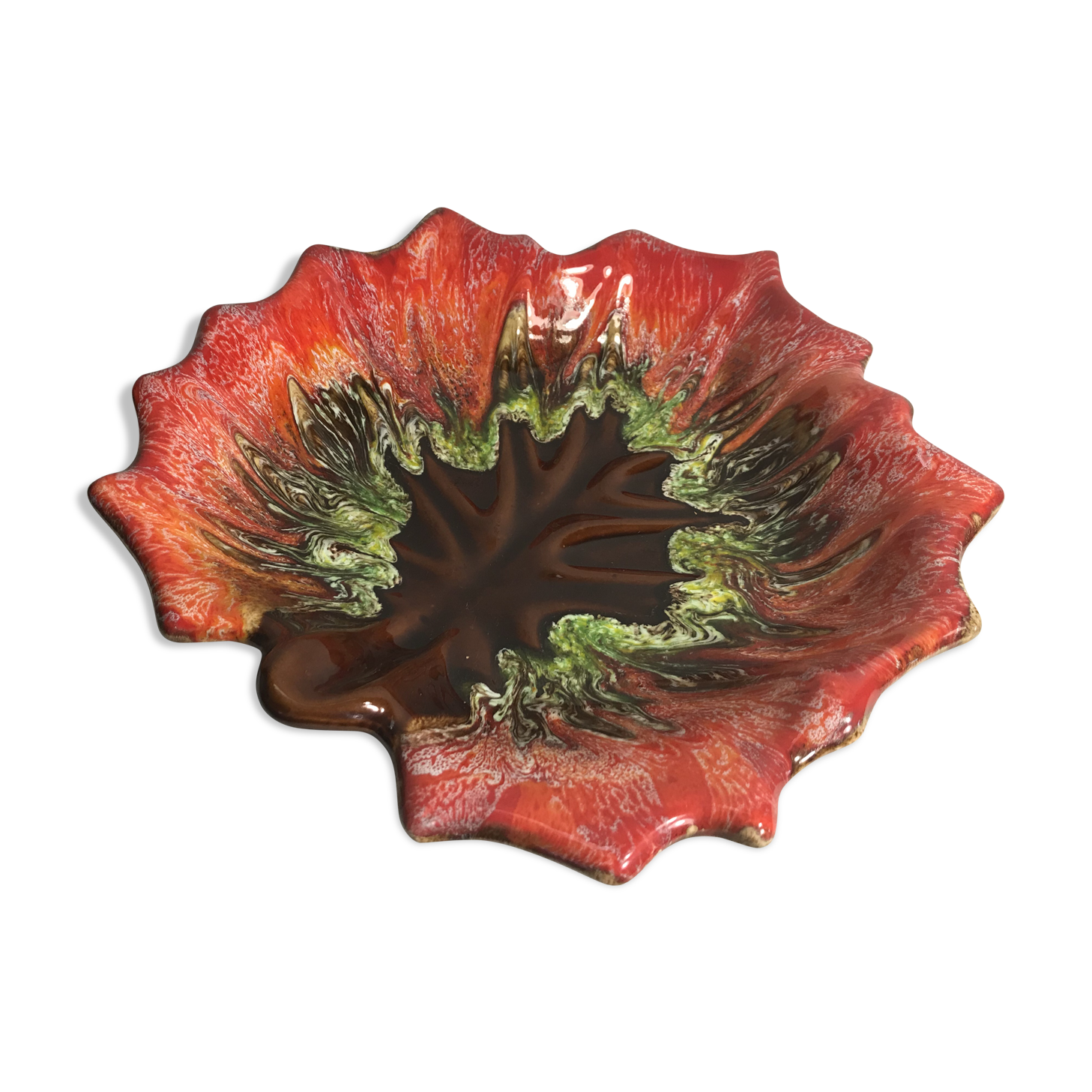 Vallauris ceramic cup in the shape of a leaf